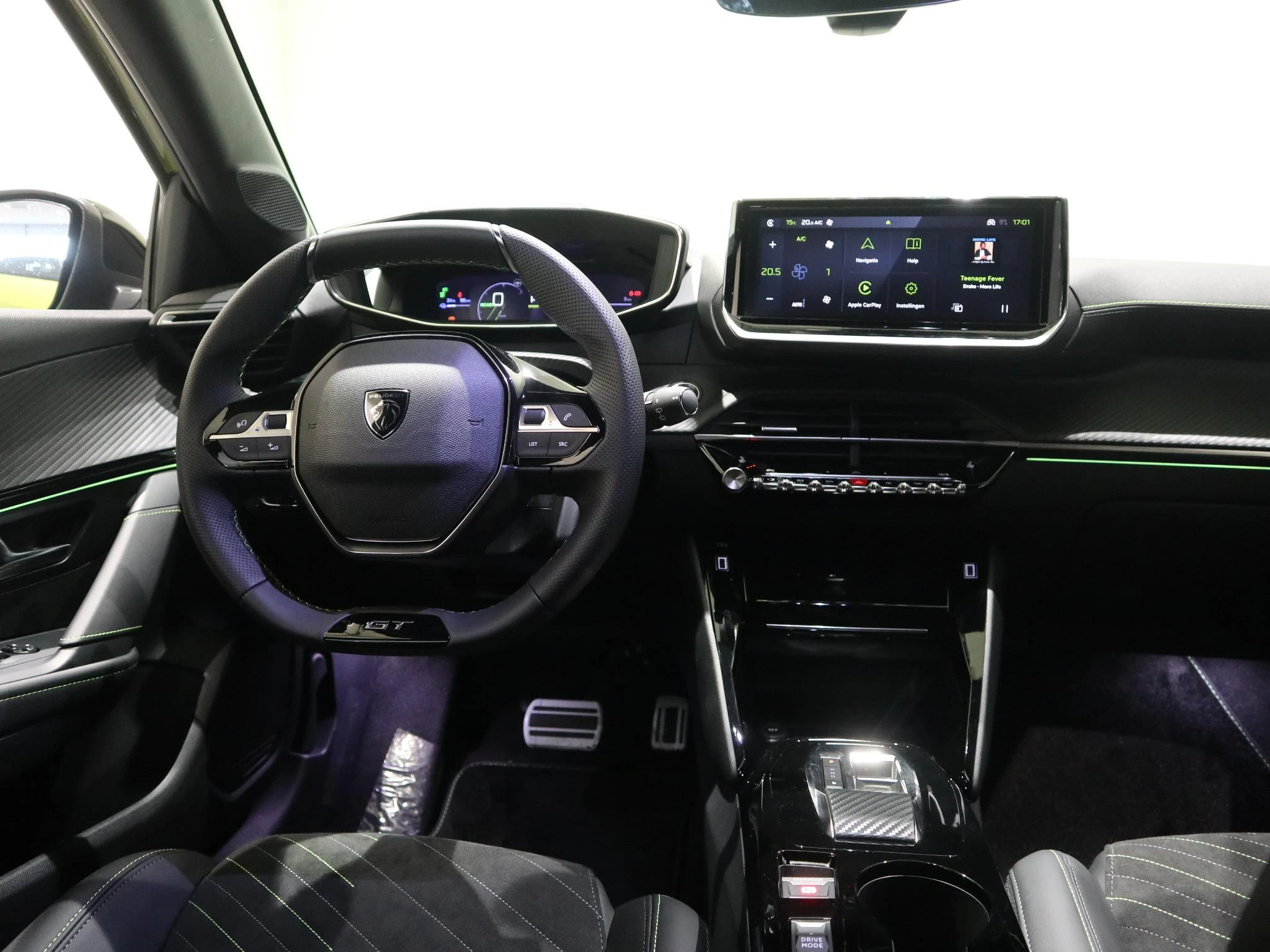 Peugeot-e-208-image-13