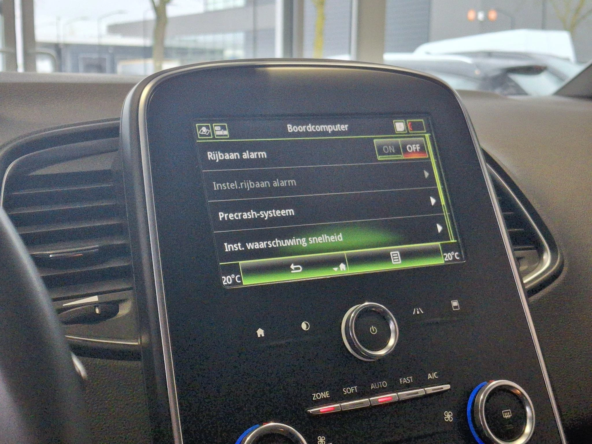 Renault-Grand Scénic-image-14