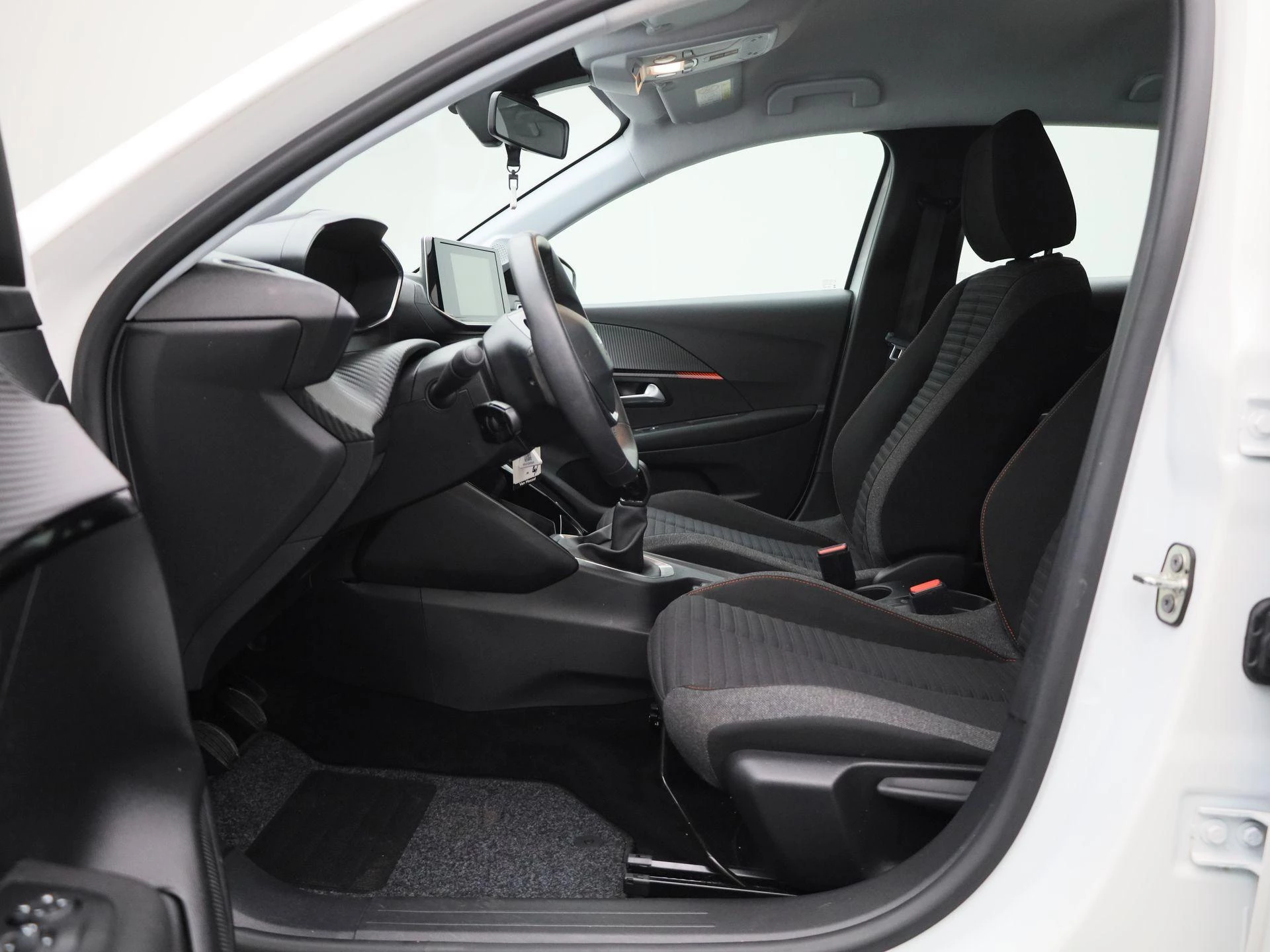 Peugeot-208-image-10