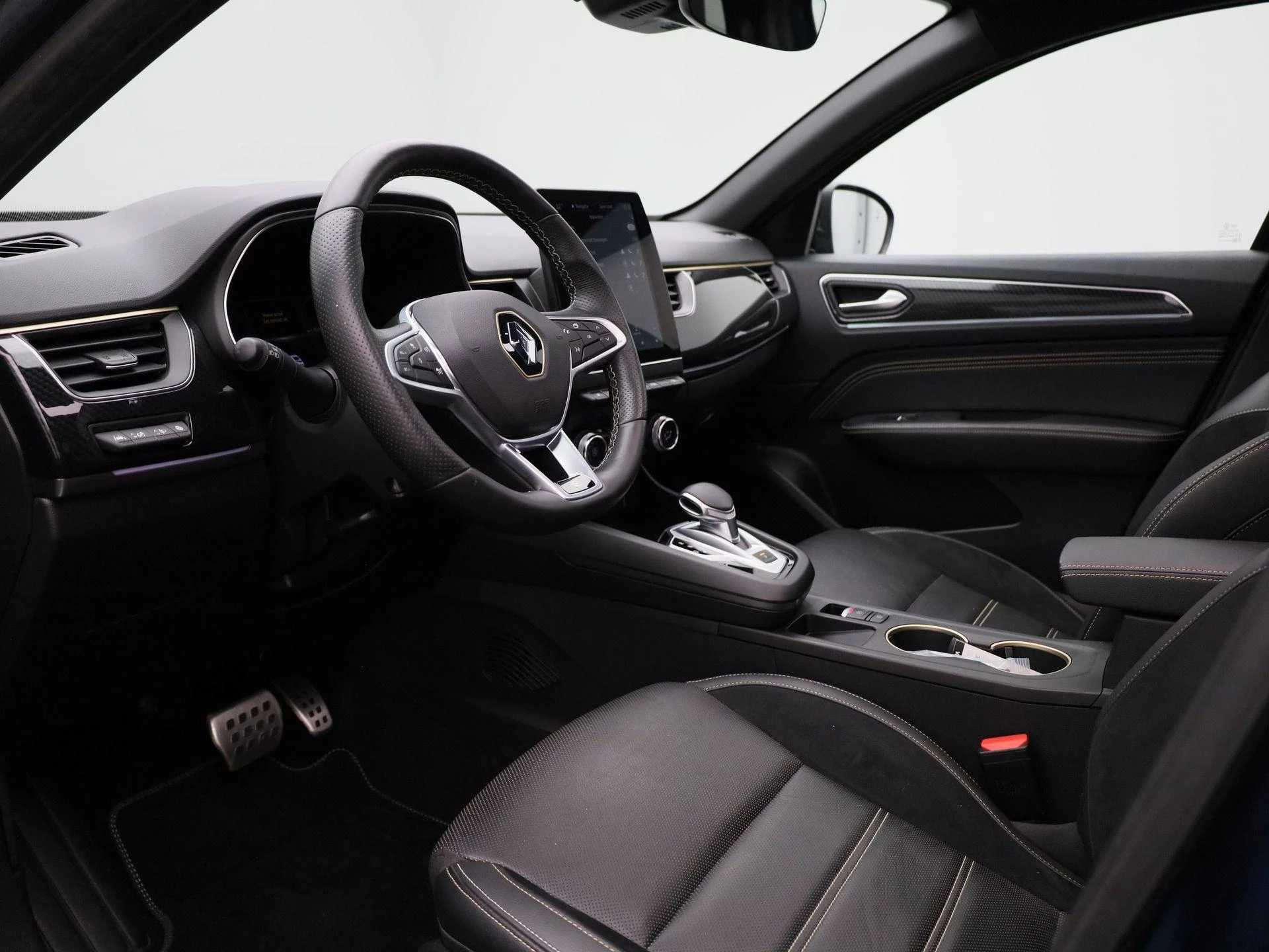 Renault-Arkana-image-28