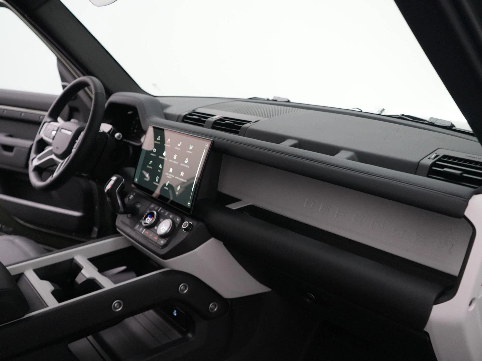 Land Rover-Defender-image-36