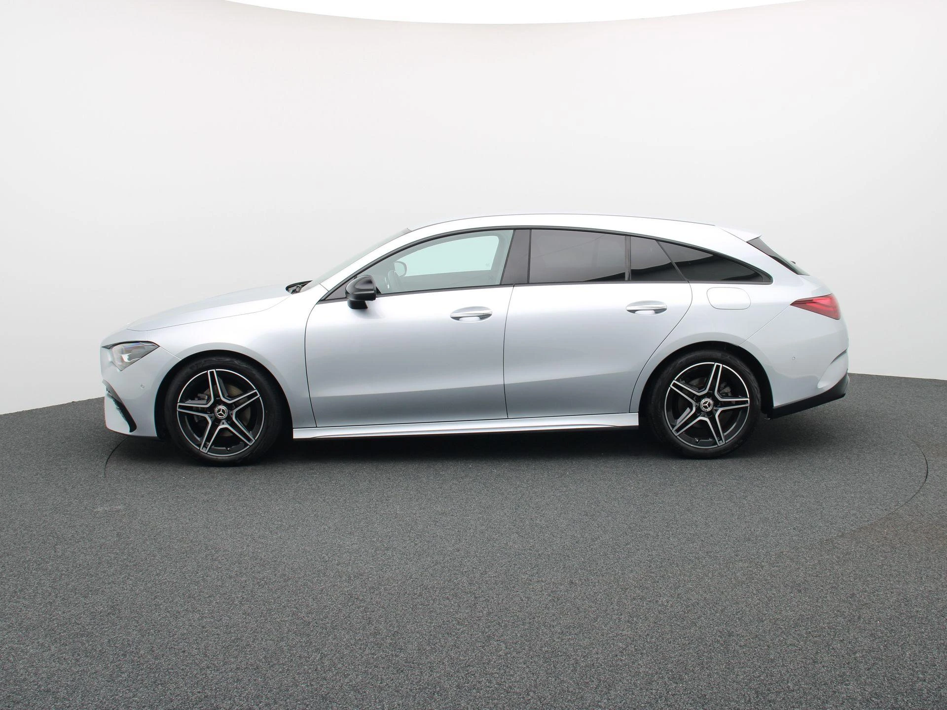 Mercedes-Benz-CLA-image-3