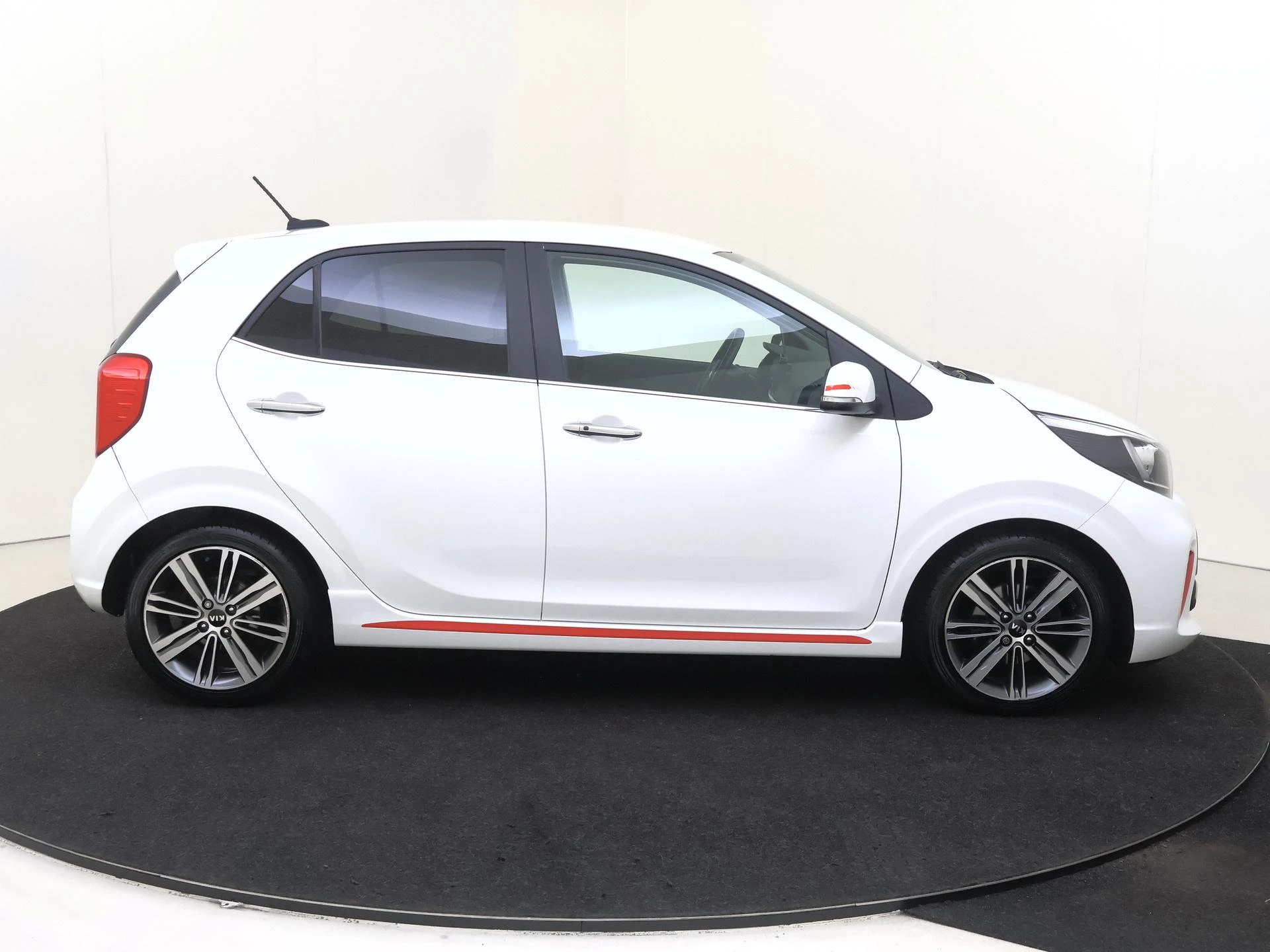 Kia-Picanto-image-8