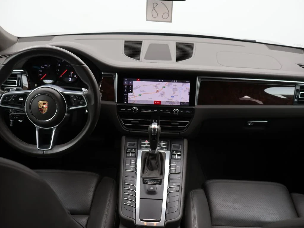Porsche-Macan-image-14