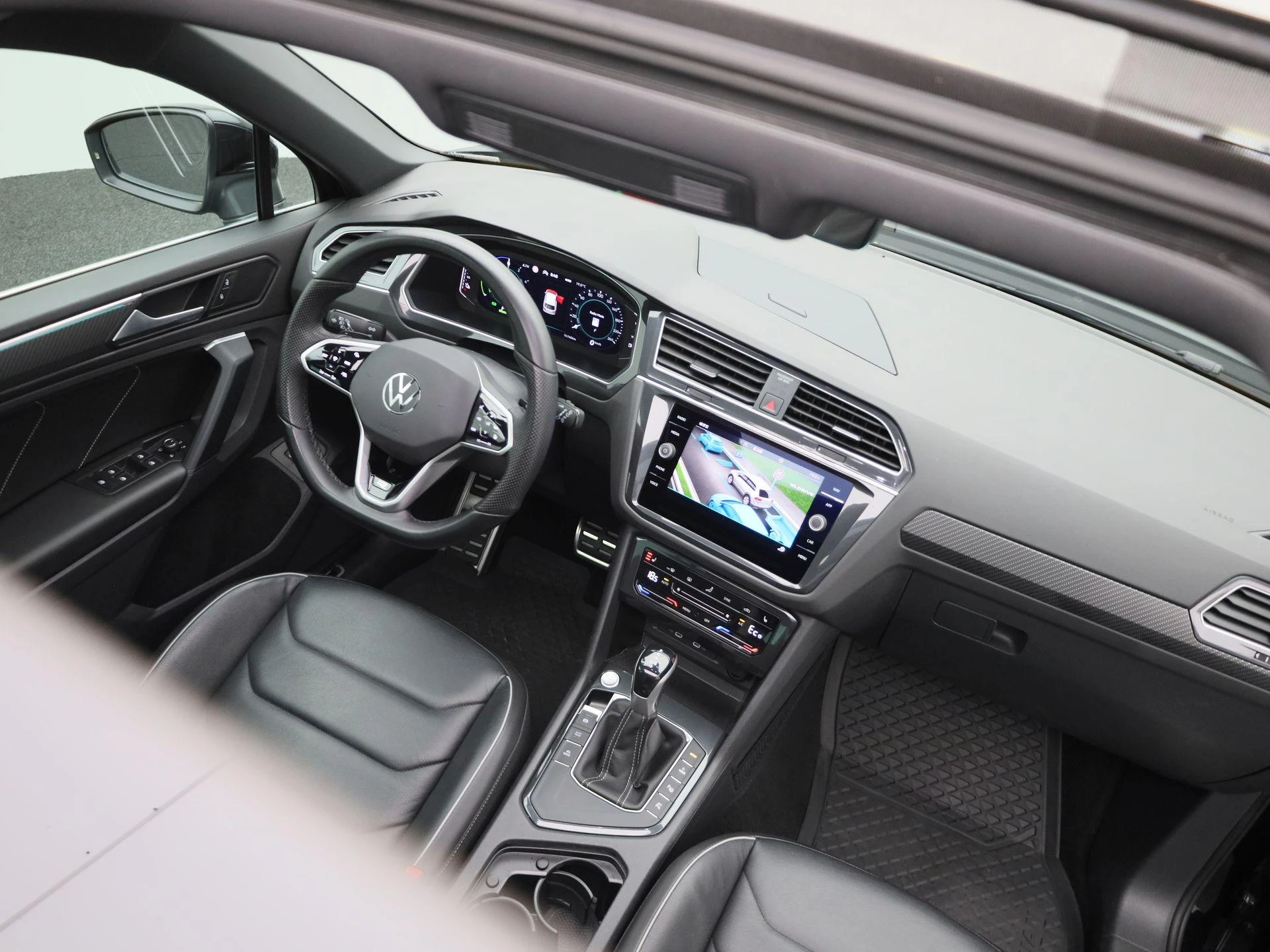 Volkswagen-Tiguan-image-41
