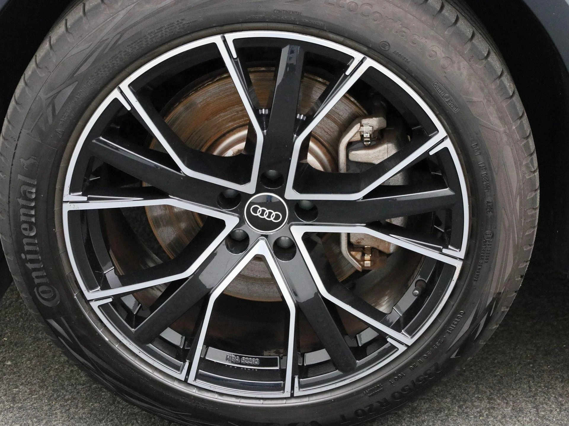 Audi-Q4 e-tron-image-14