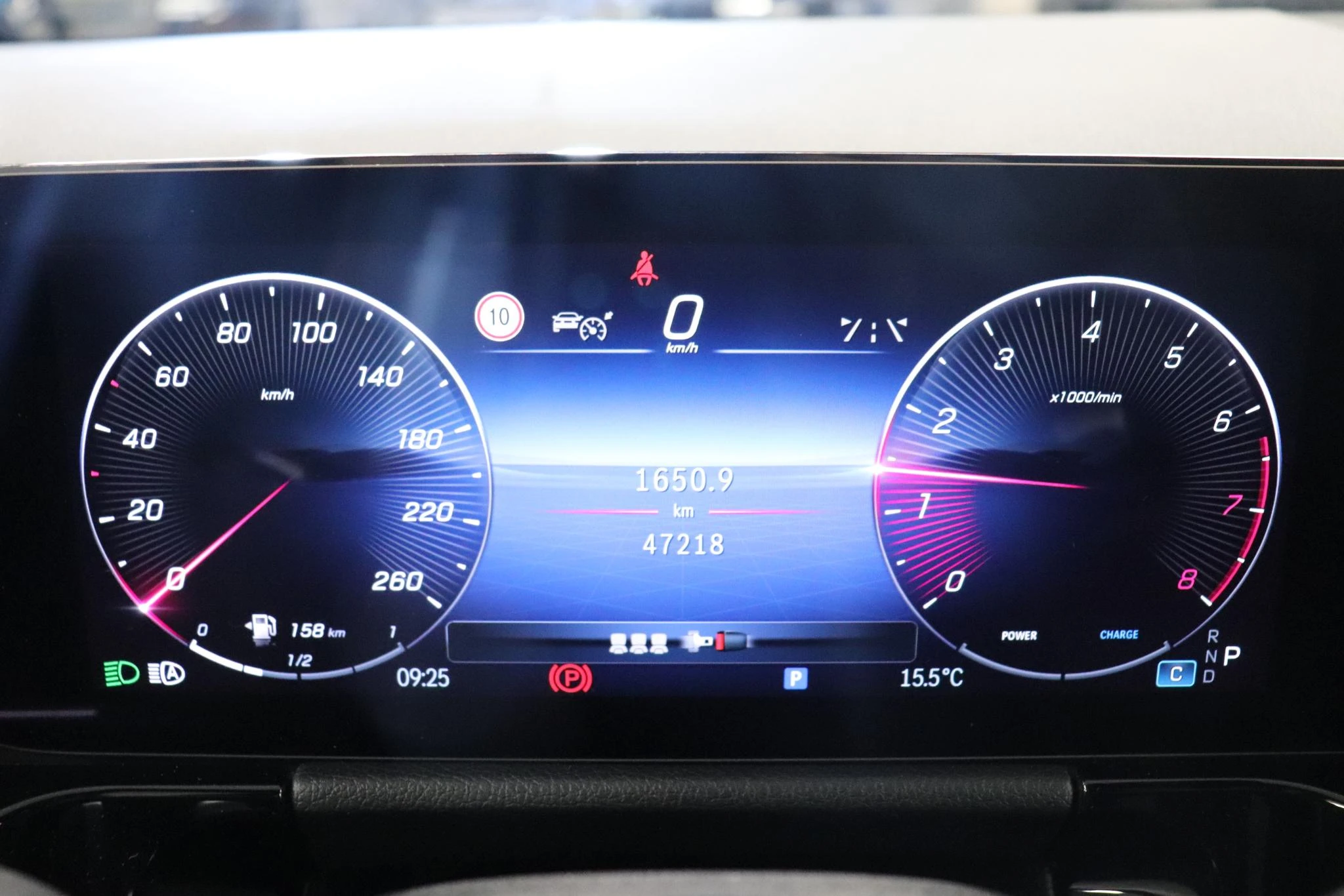 Mercedes-Benz-GLA-image-11