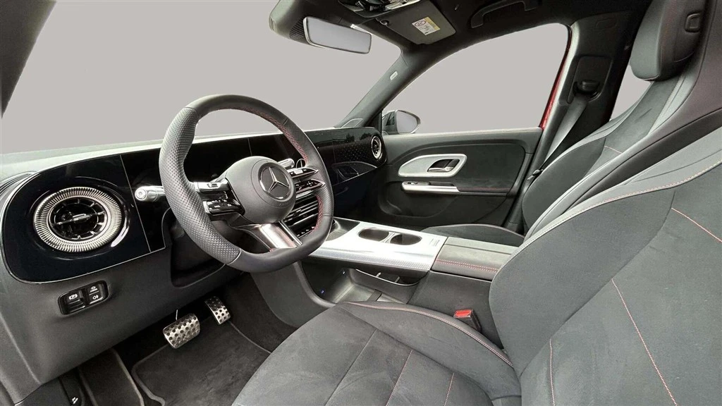 Mercedes-Benz-GLB-image-9
