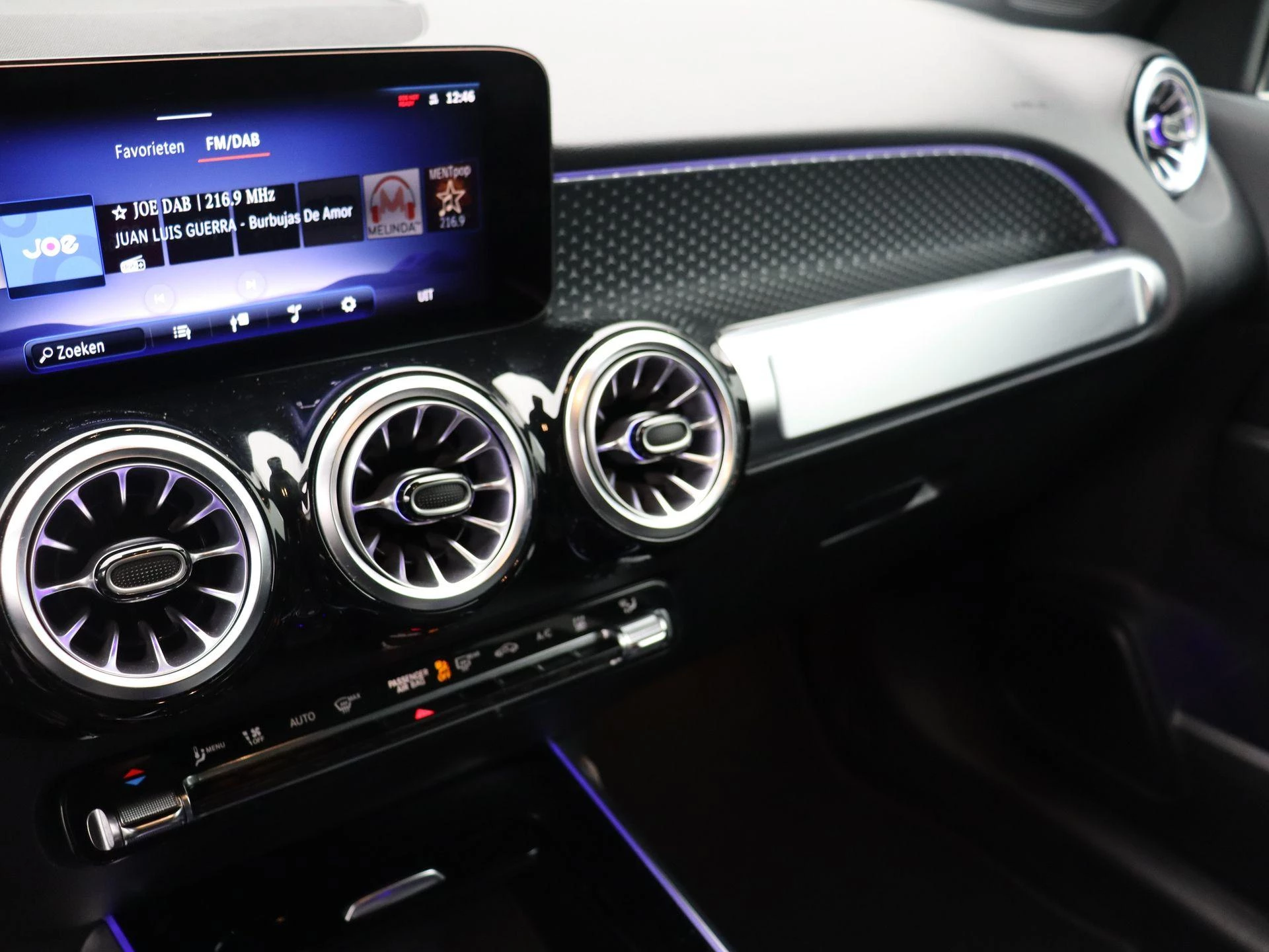 Mercedes-Benz EQB 250+ Luxury Line + 7 ZITPLAATSEN + CARPLAY +