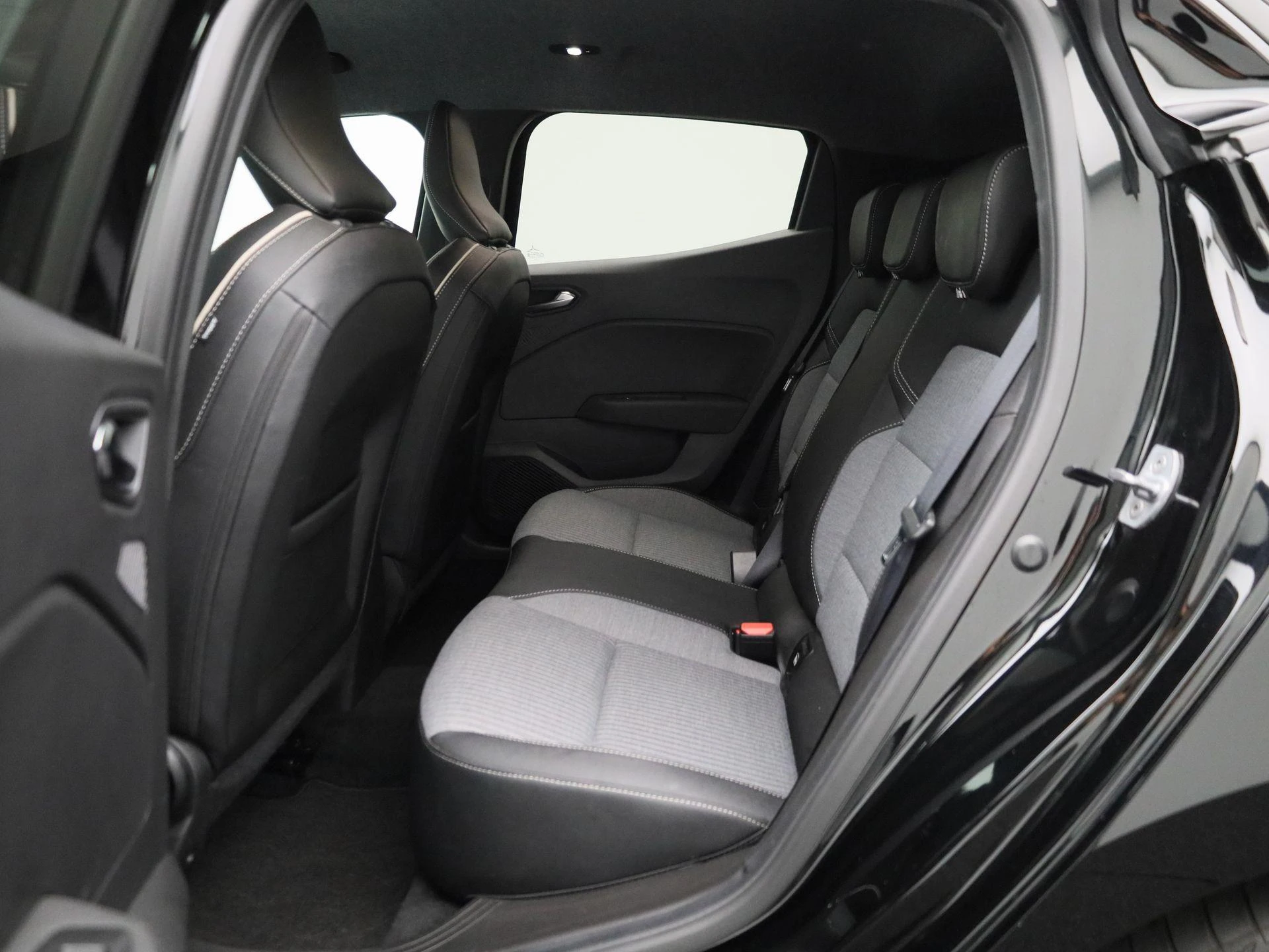 Renault-Clio-image-11