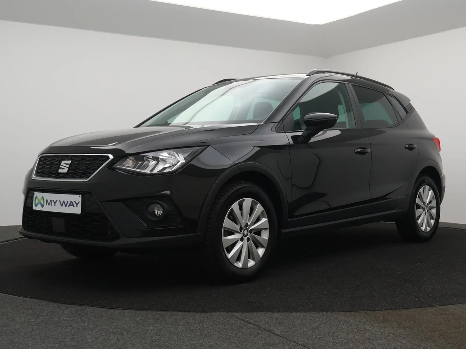 SEAT-Arona-image-0