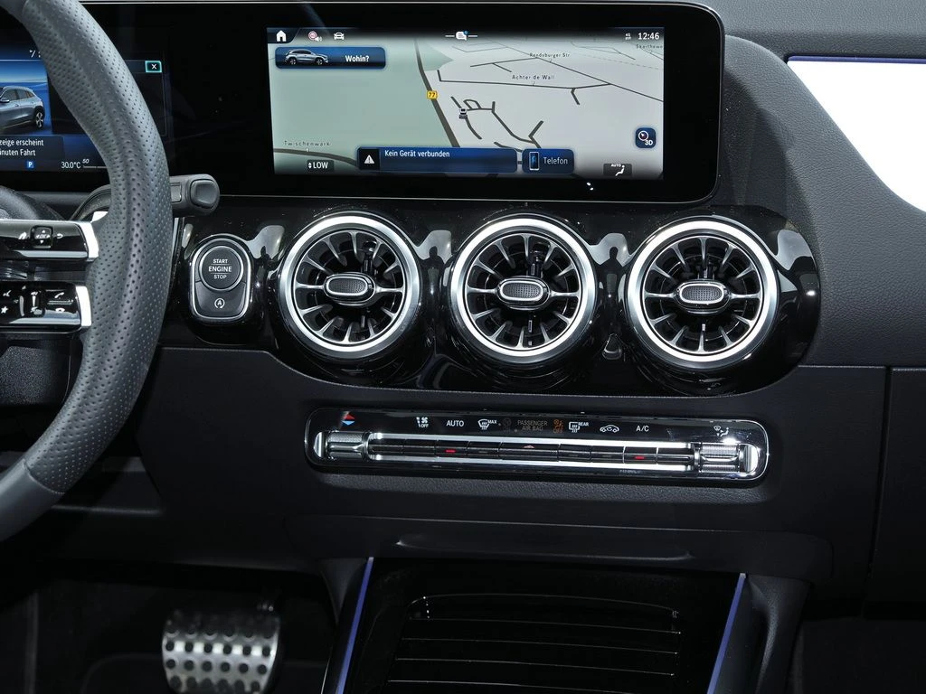 Mercedes-Benz-GLA 200 d-image-11