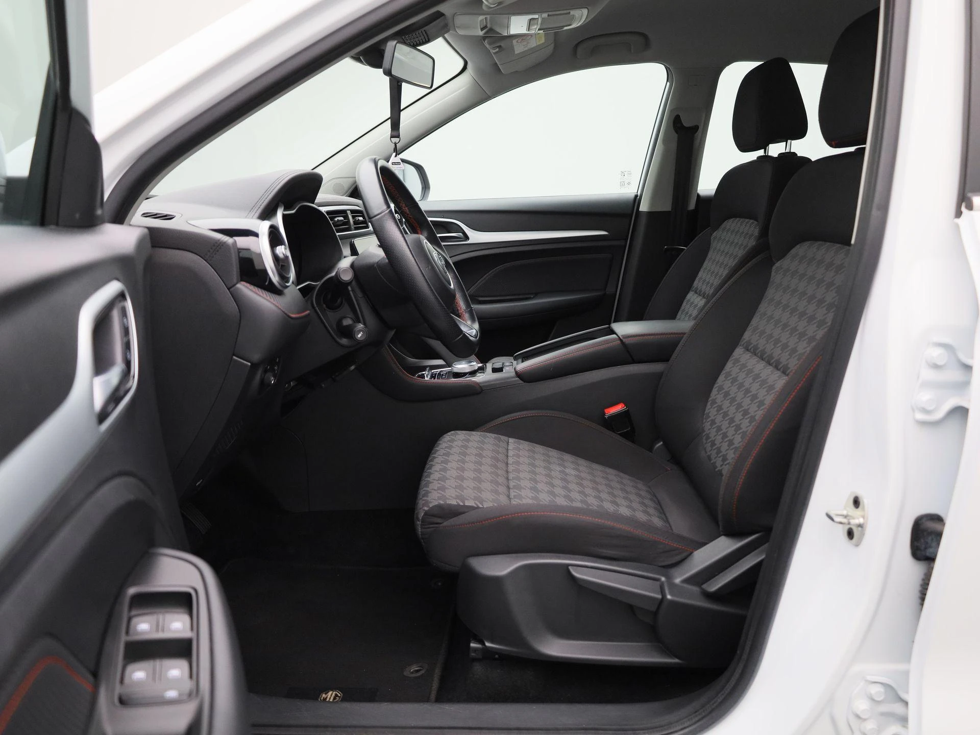 MG-ZS-image-10