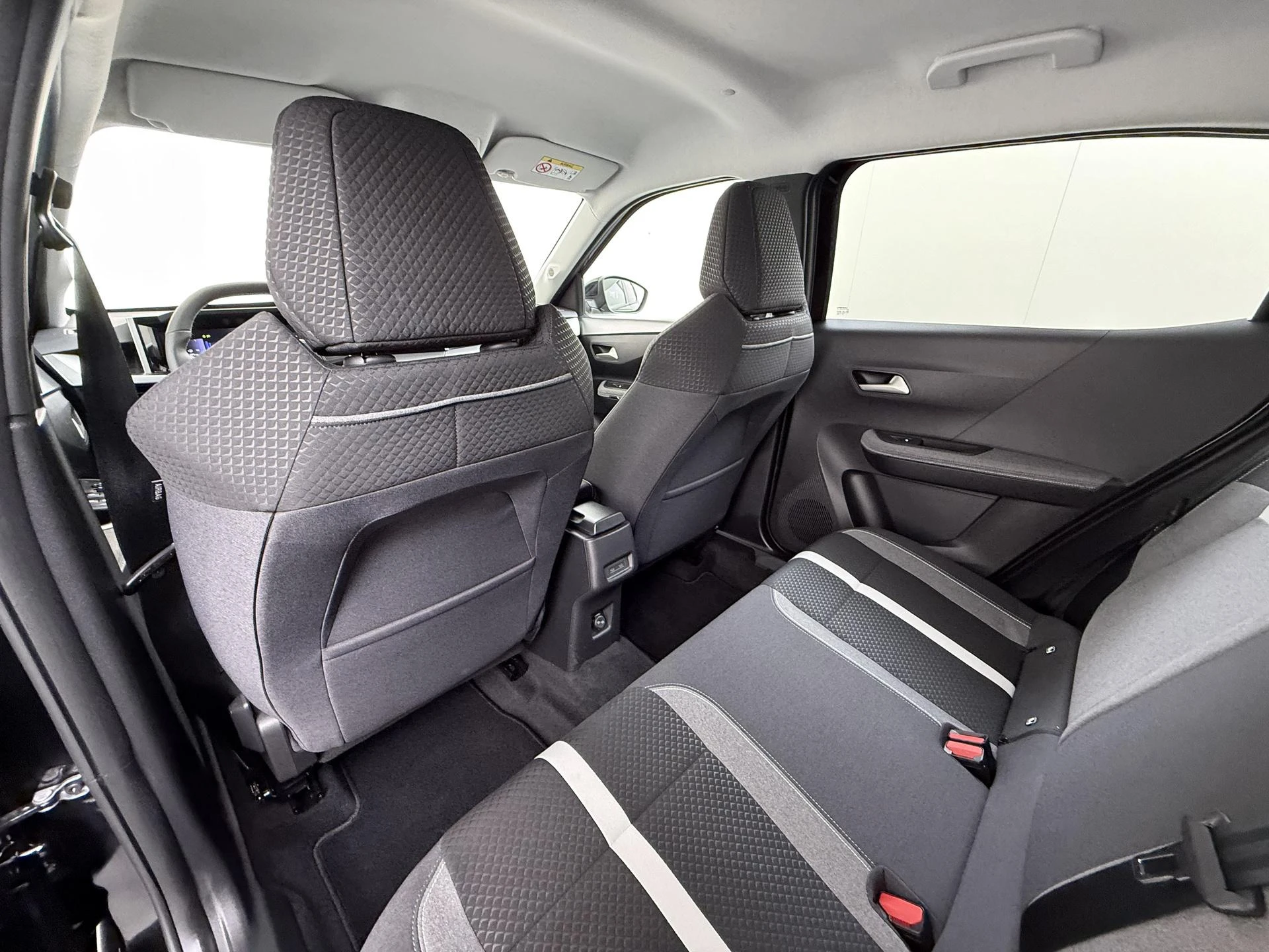 Opel-Frontera-image-21