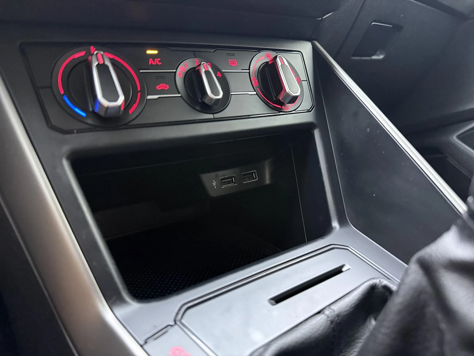 Volkswagen-Polo-image-21