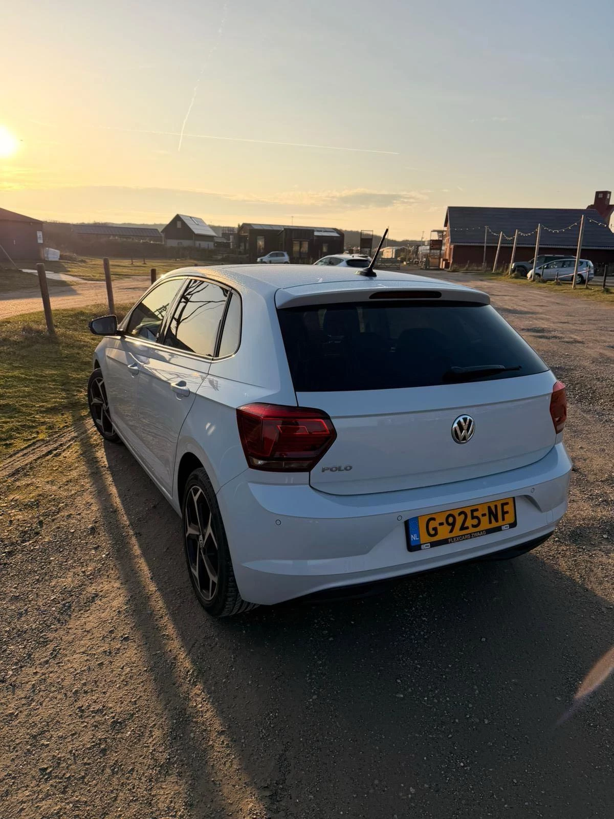 Volkswagen-Polo-image-4