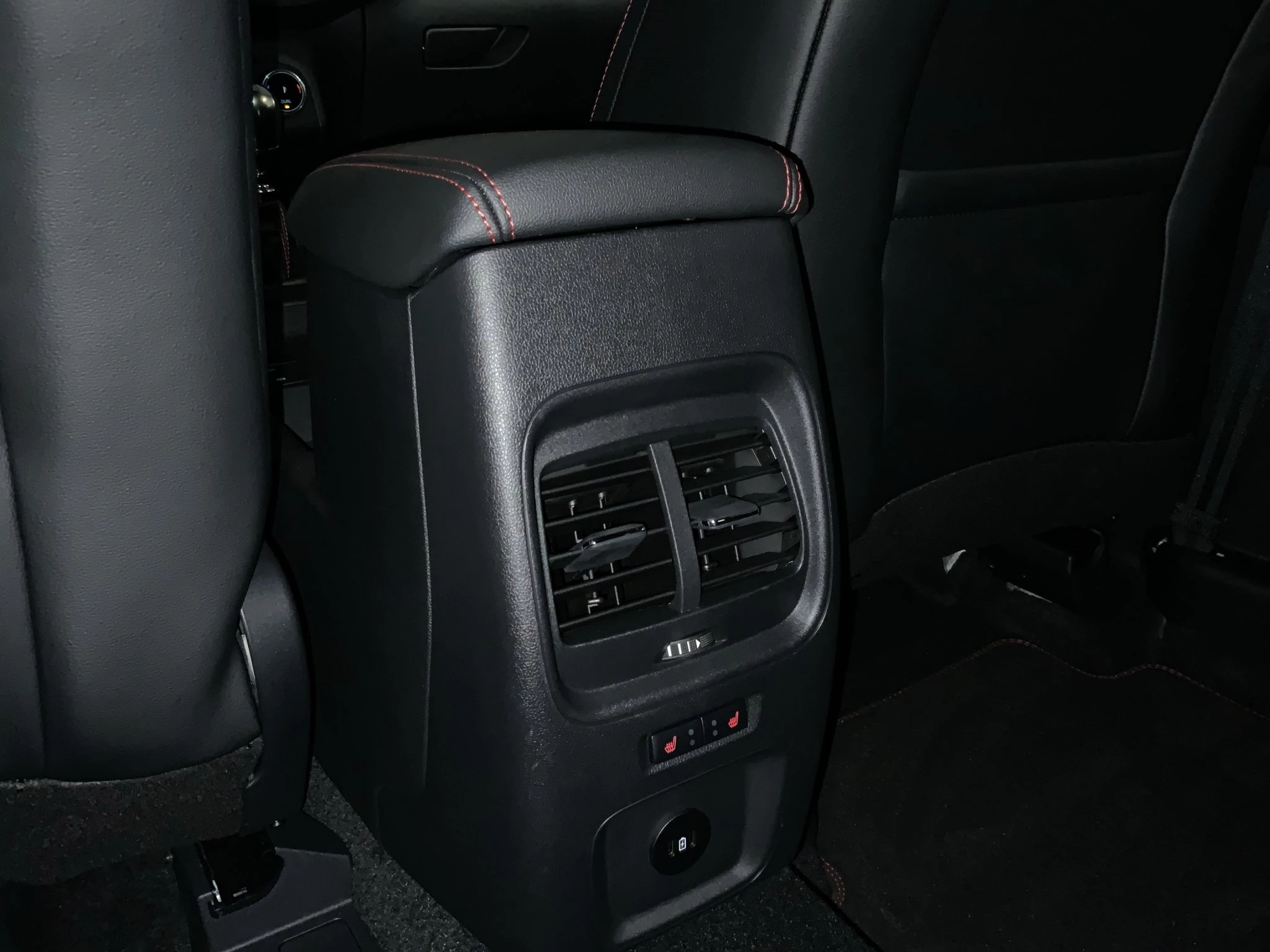 Ford Kuga ST-Line X*PANO*AHK*KAM*ACC*NAVI*SOUND-SYS.