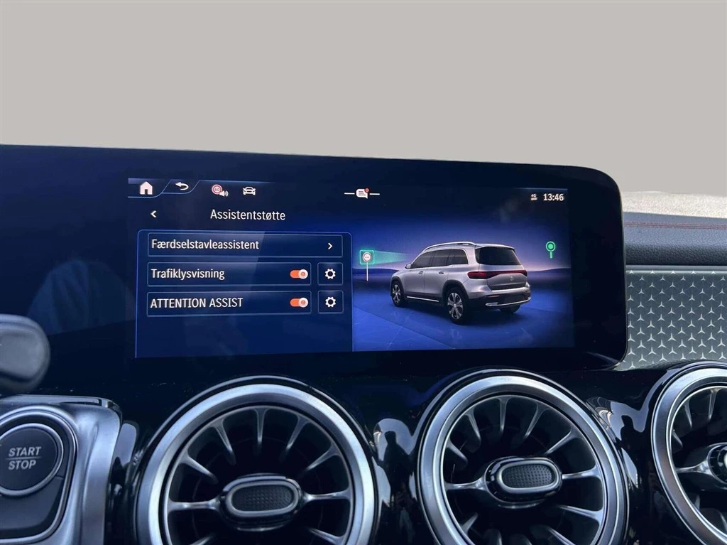 Mercedes-Benz-EQB-image-18