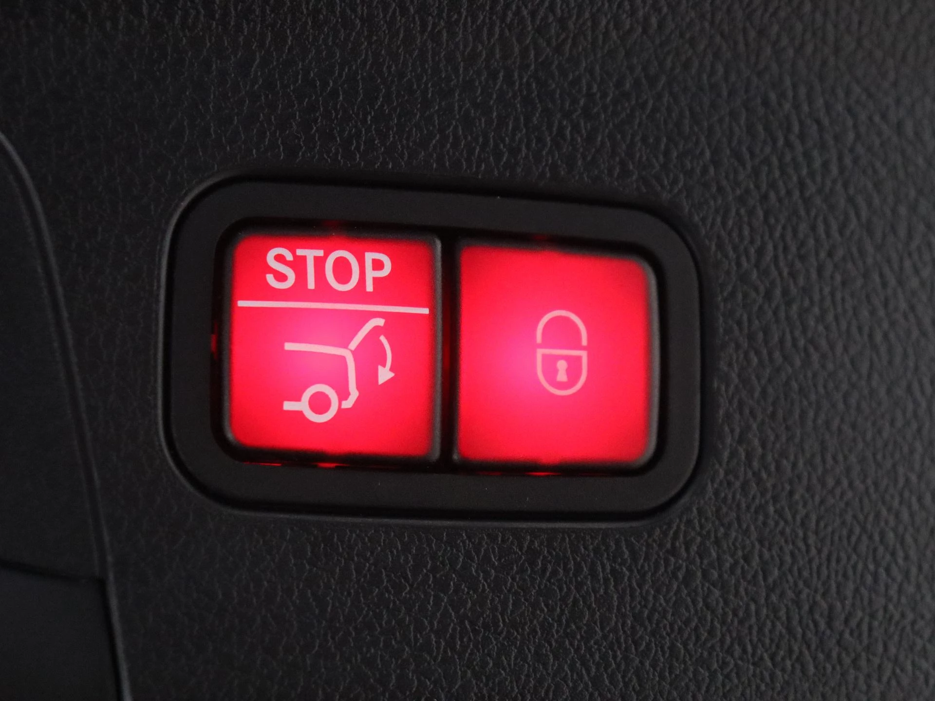 Mercedes-Benz-GLE-image-32