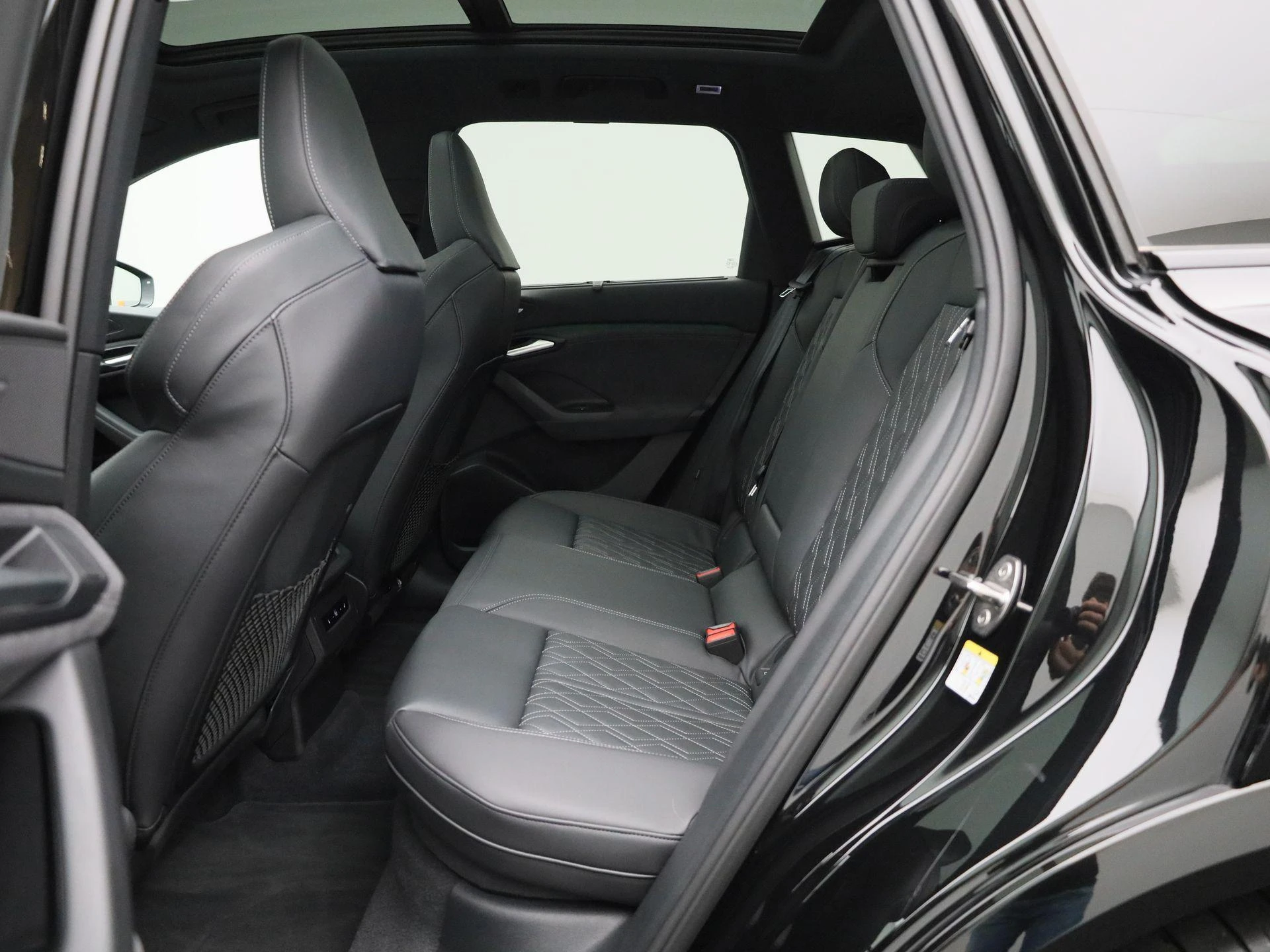 Audi-Q6 e-tron-image-11