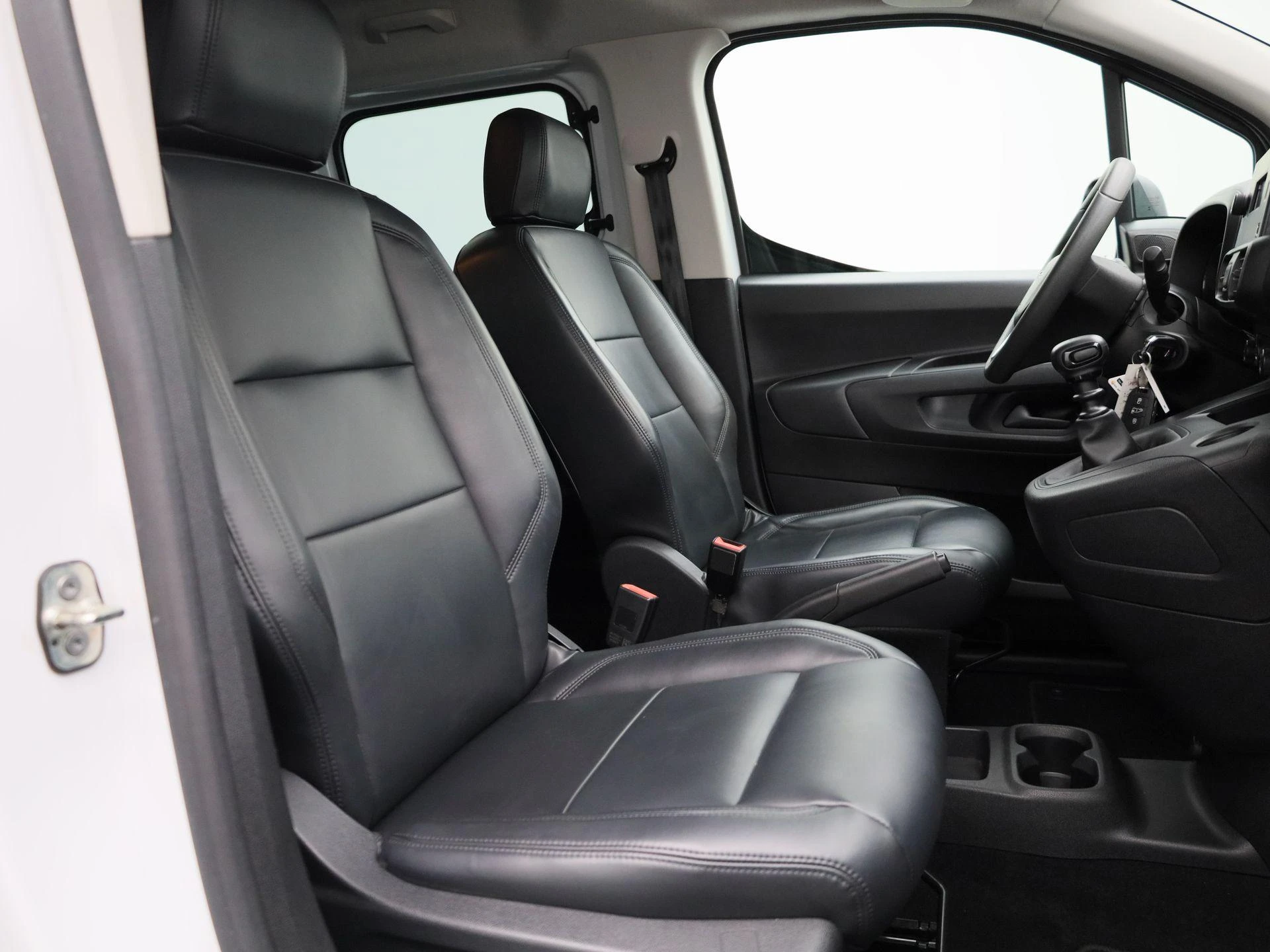 Opel-Combo Life-image-26