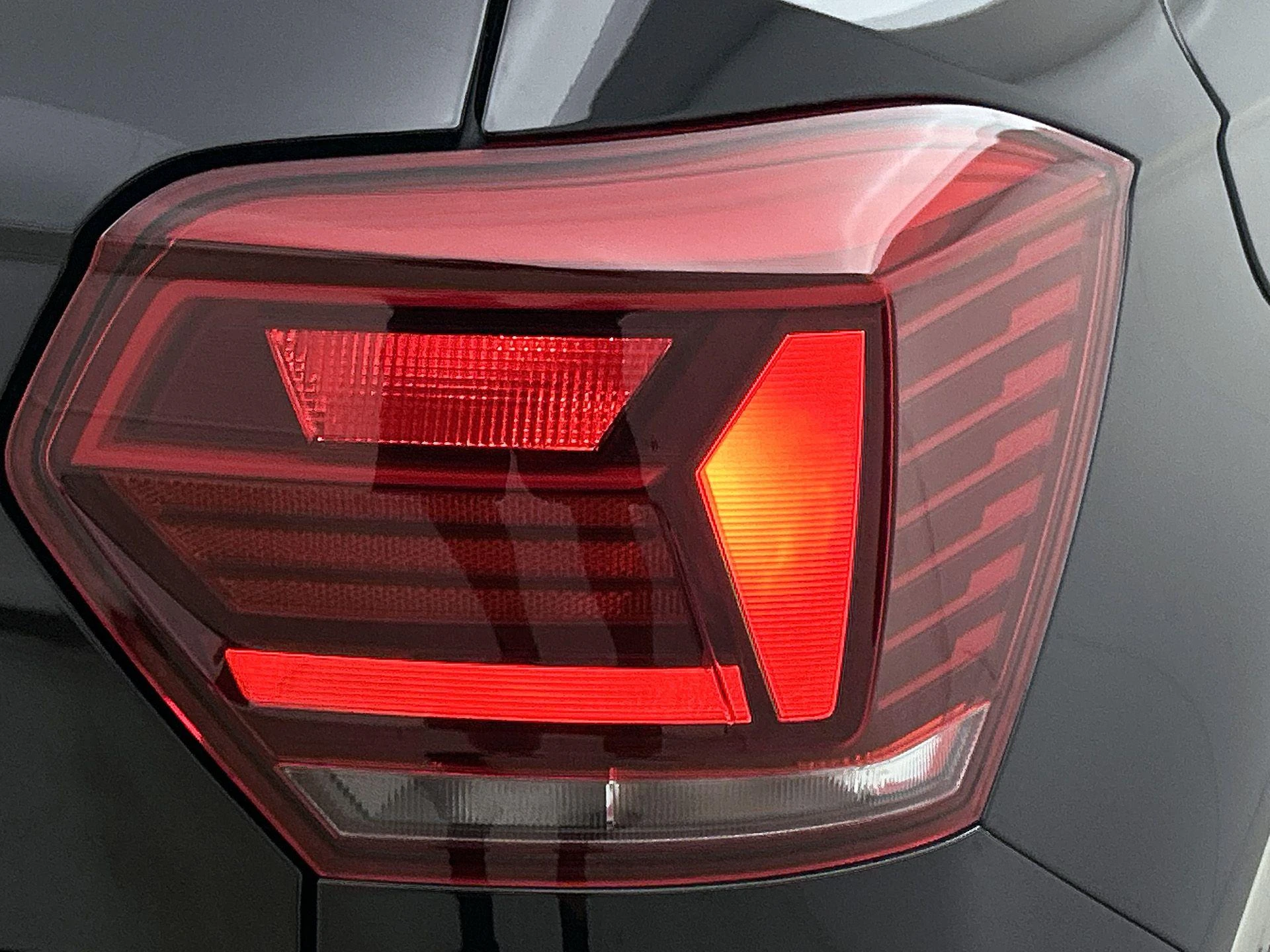 Volkswagen-Polo-image-27