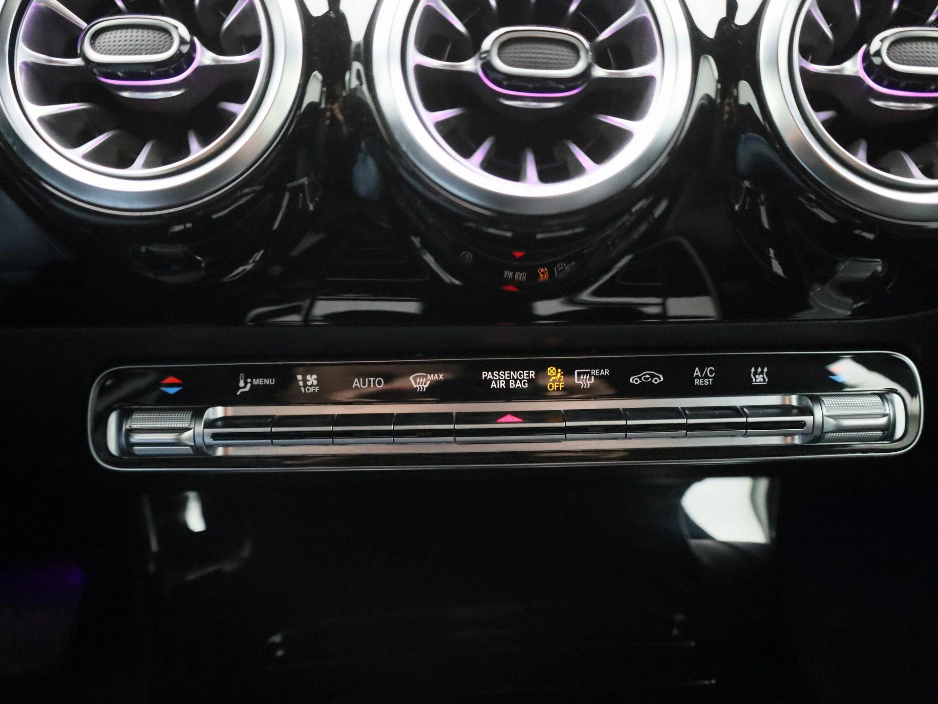 Mercedes-Benz-A-Klasse-image-17