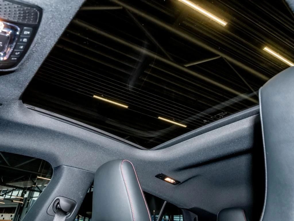 Mercedes-Benz-CLA 200 d-image-14