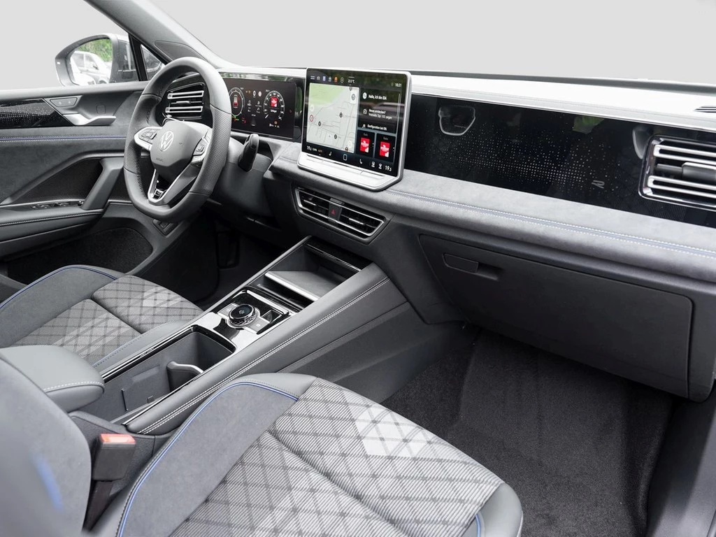 Volkswagen Tiguan R-Line 2.0TDI AHV Trailer Ass. Discover