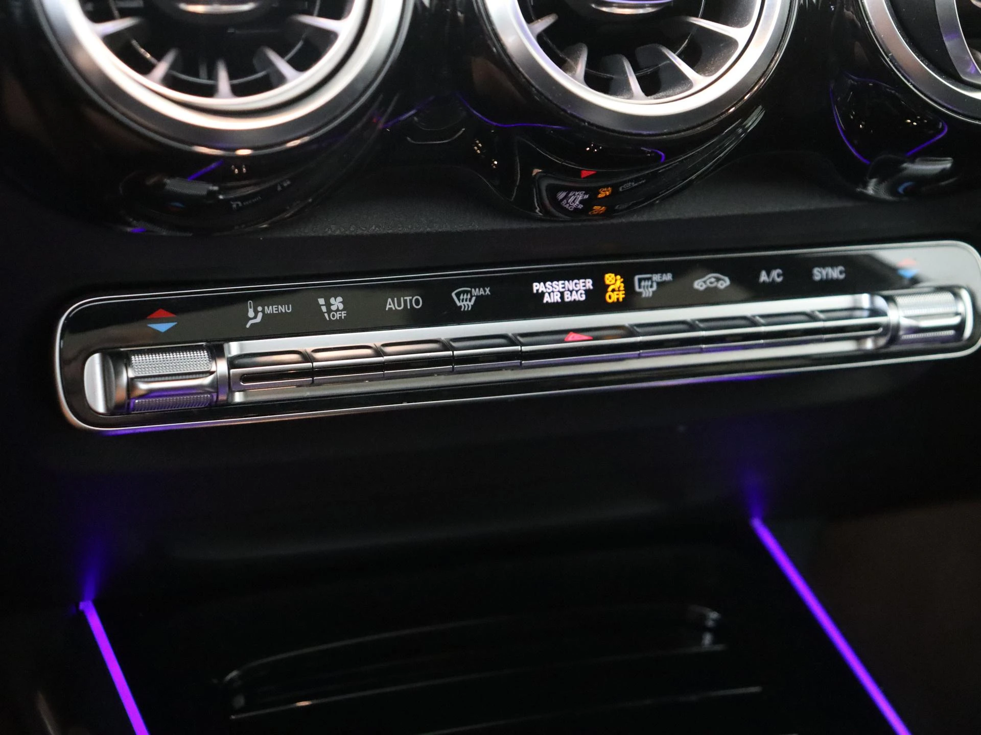Mercedes-Benz GLB 180 Business Solution AMG