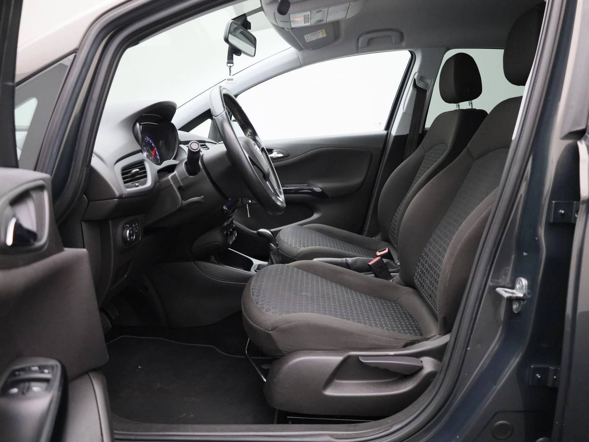 Opel-Corsa-image-10