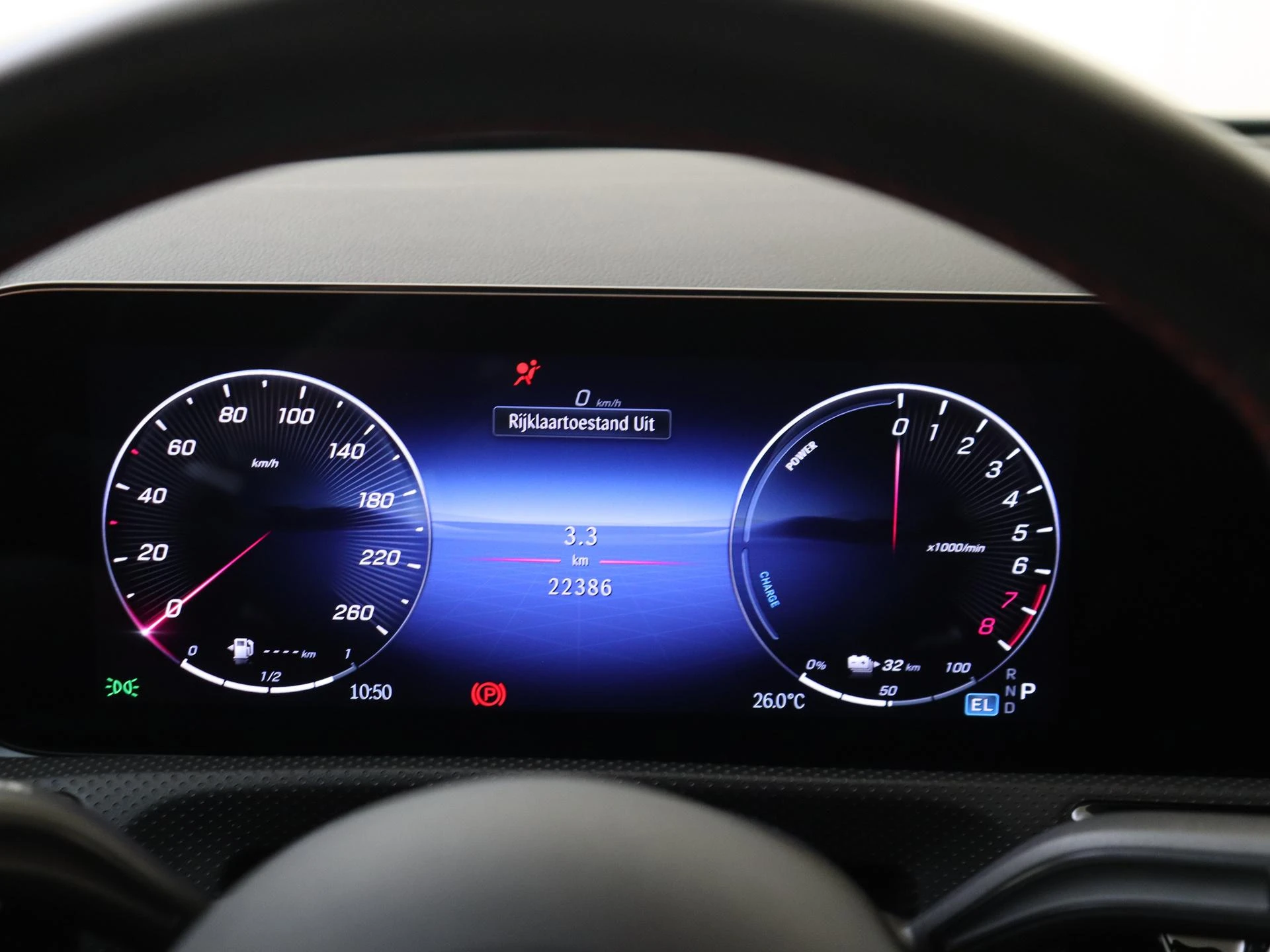 Mercedes-Benz-CLA-image-11