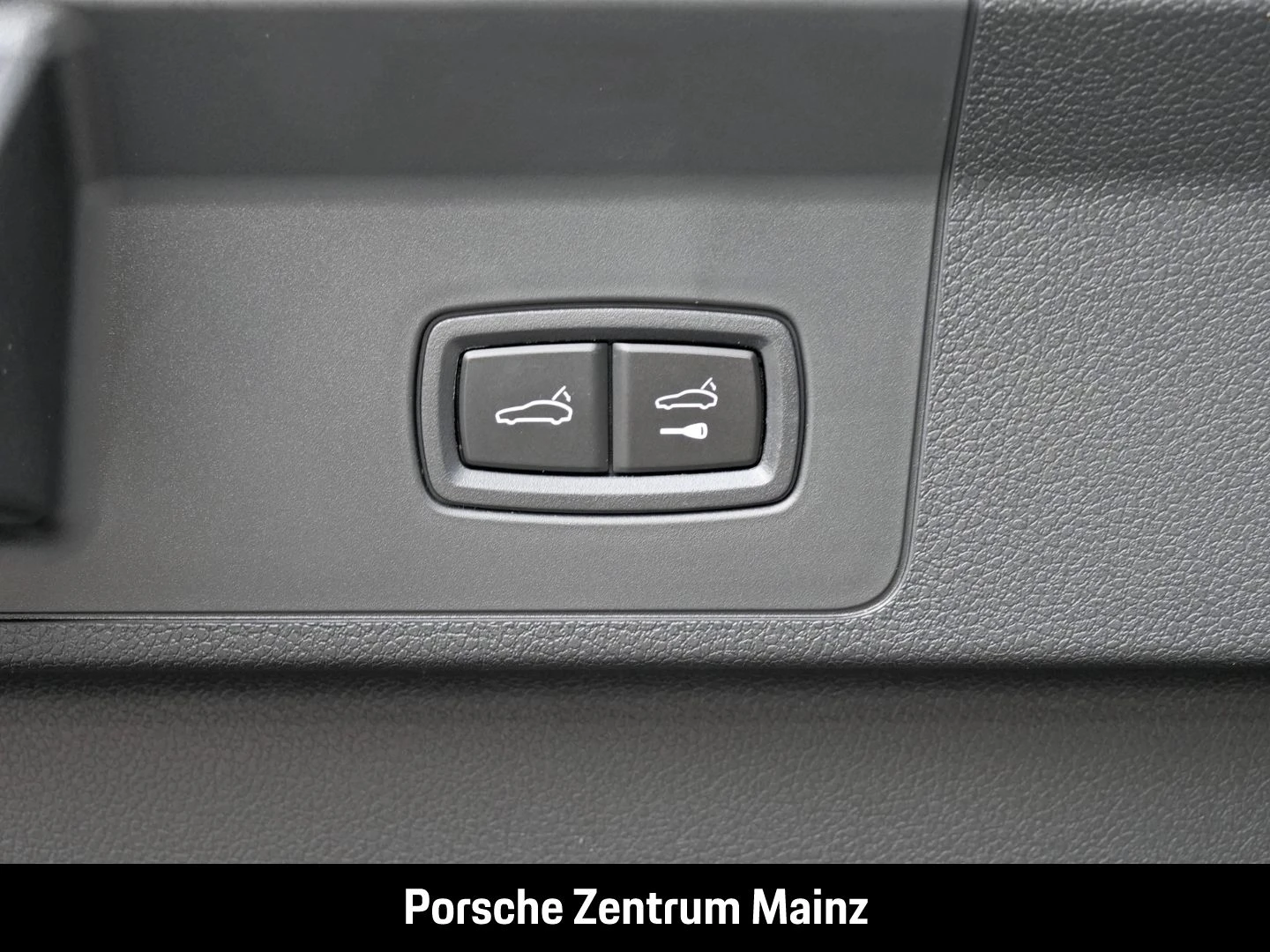 Porsche-Panamera-image-30