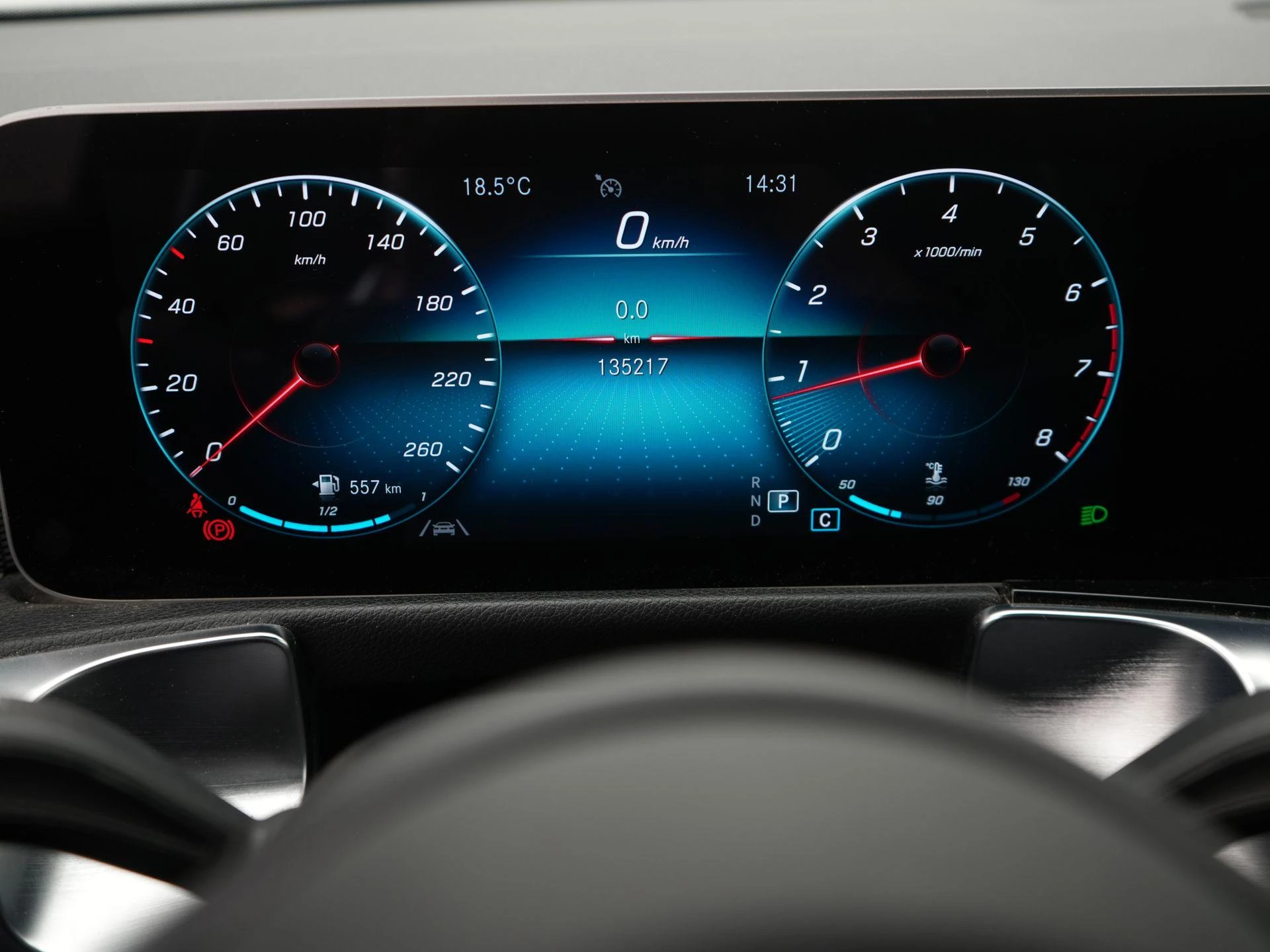 Mercedes-Benz-GLB-image-26