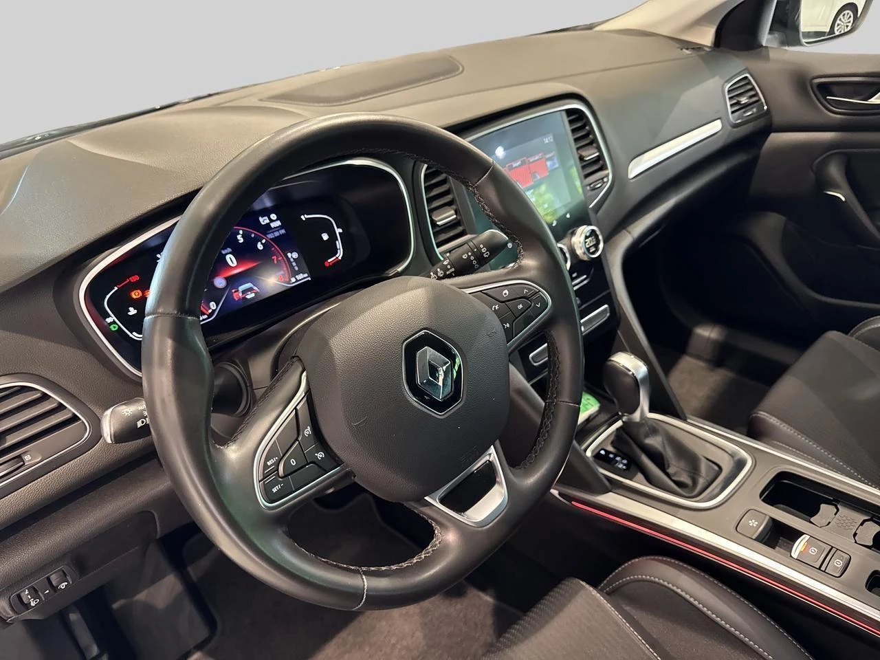 Renault-Mégane Grand Tour-image-11