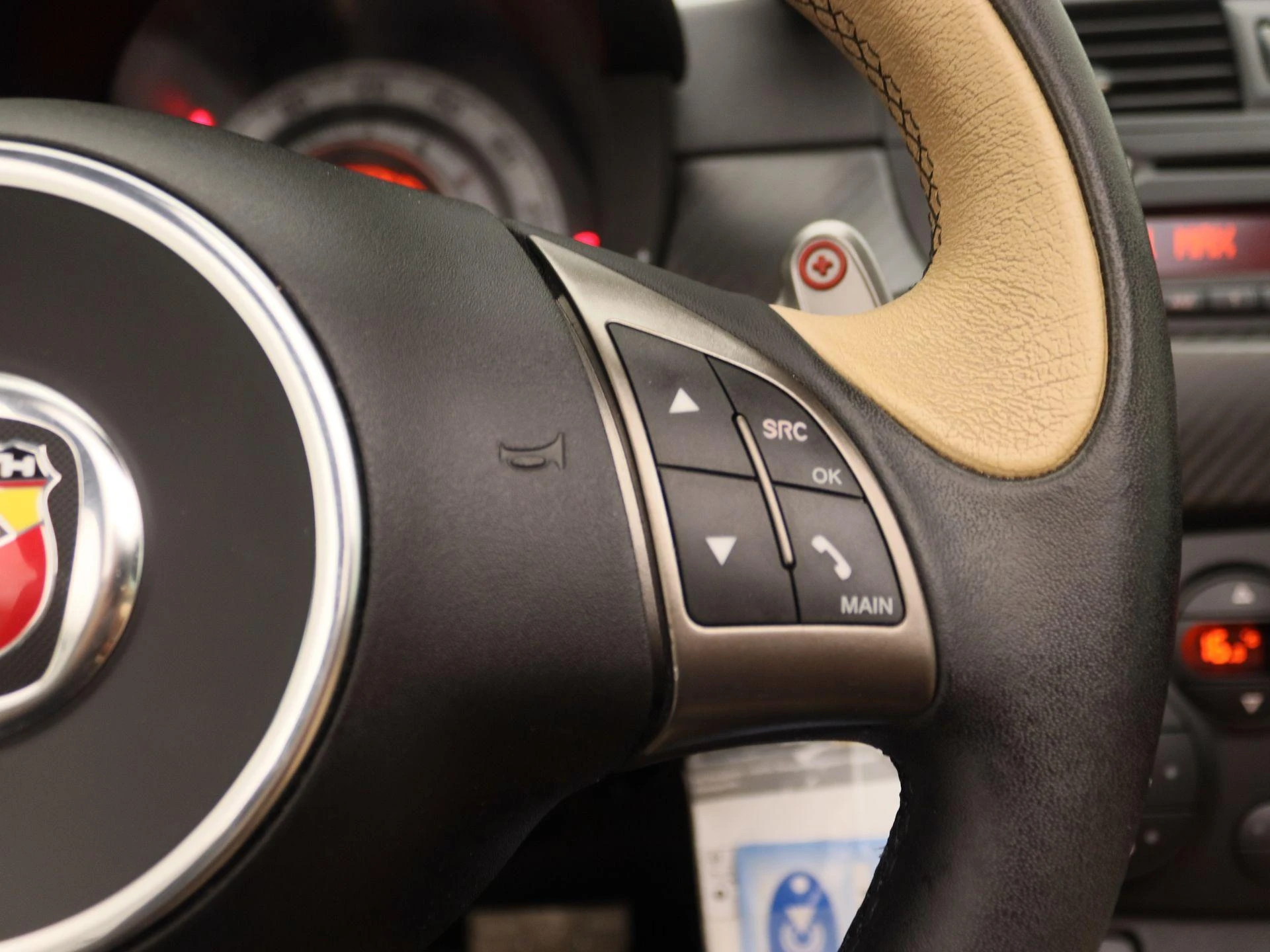 Abarth-695-image-17