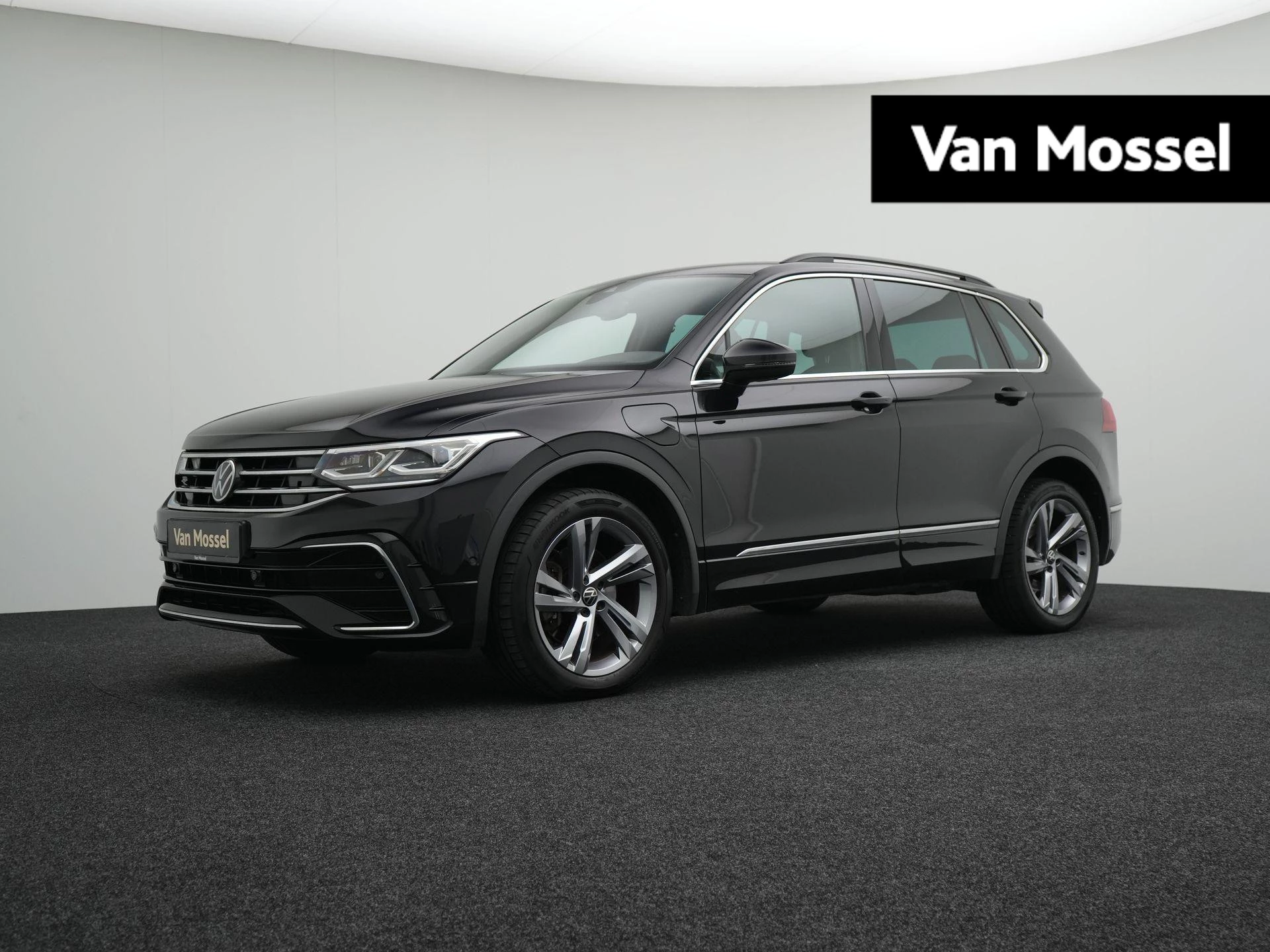 Volkswagen-Tiguan-image-0