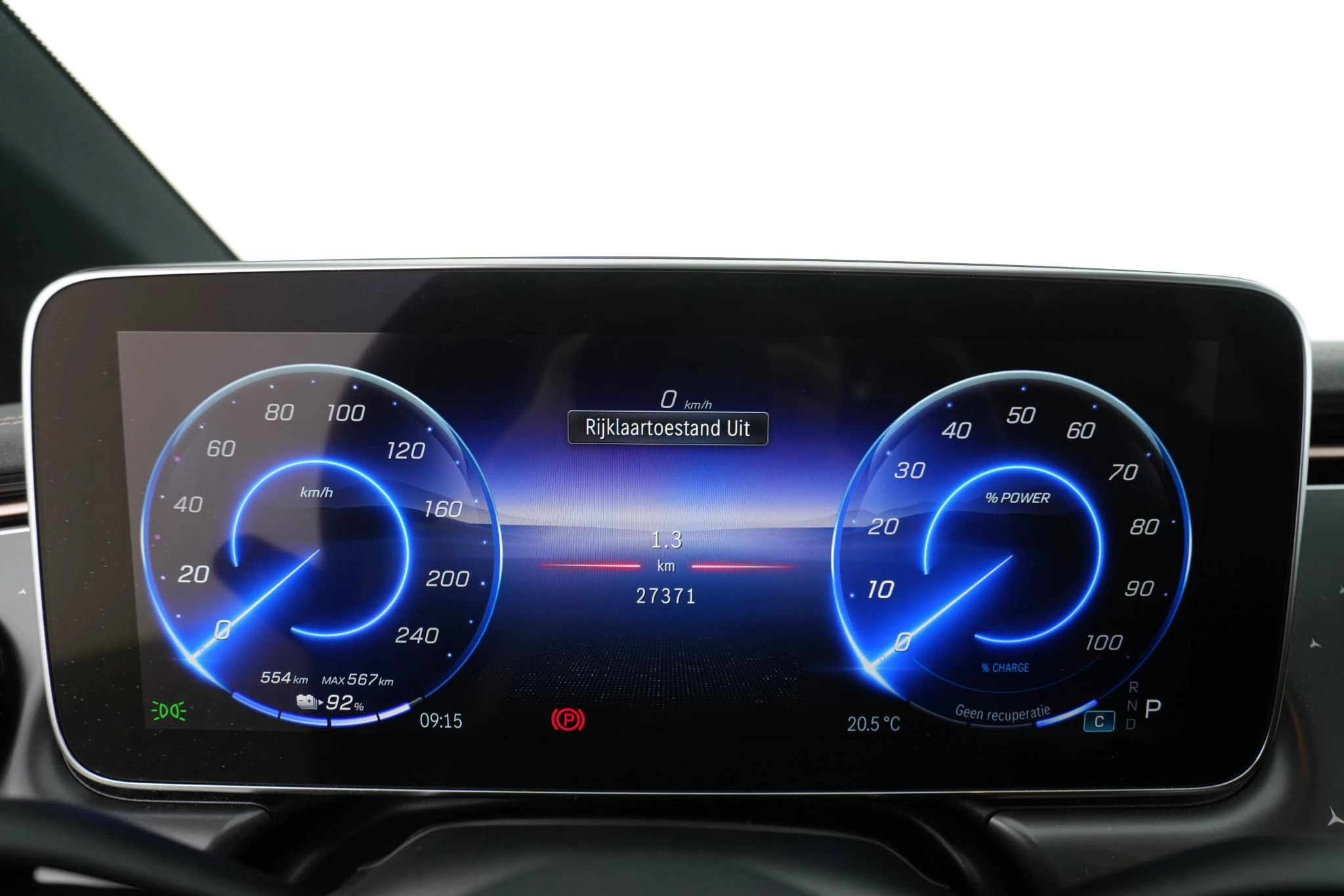 Mercedes-Benz-EQE-image-6