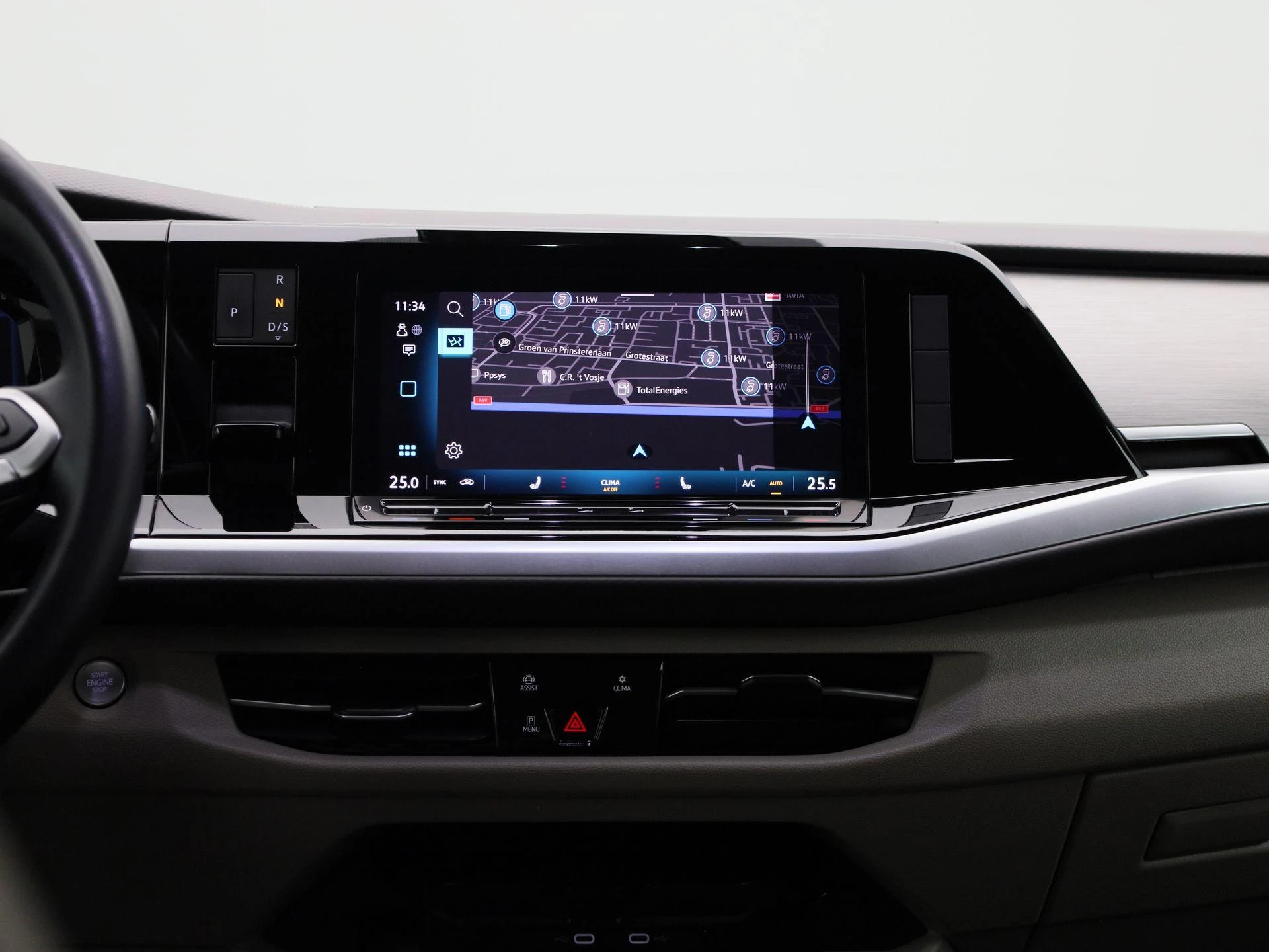 Volkswagen-Multivan-image-8