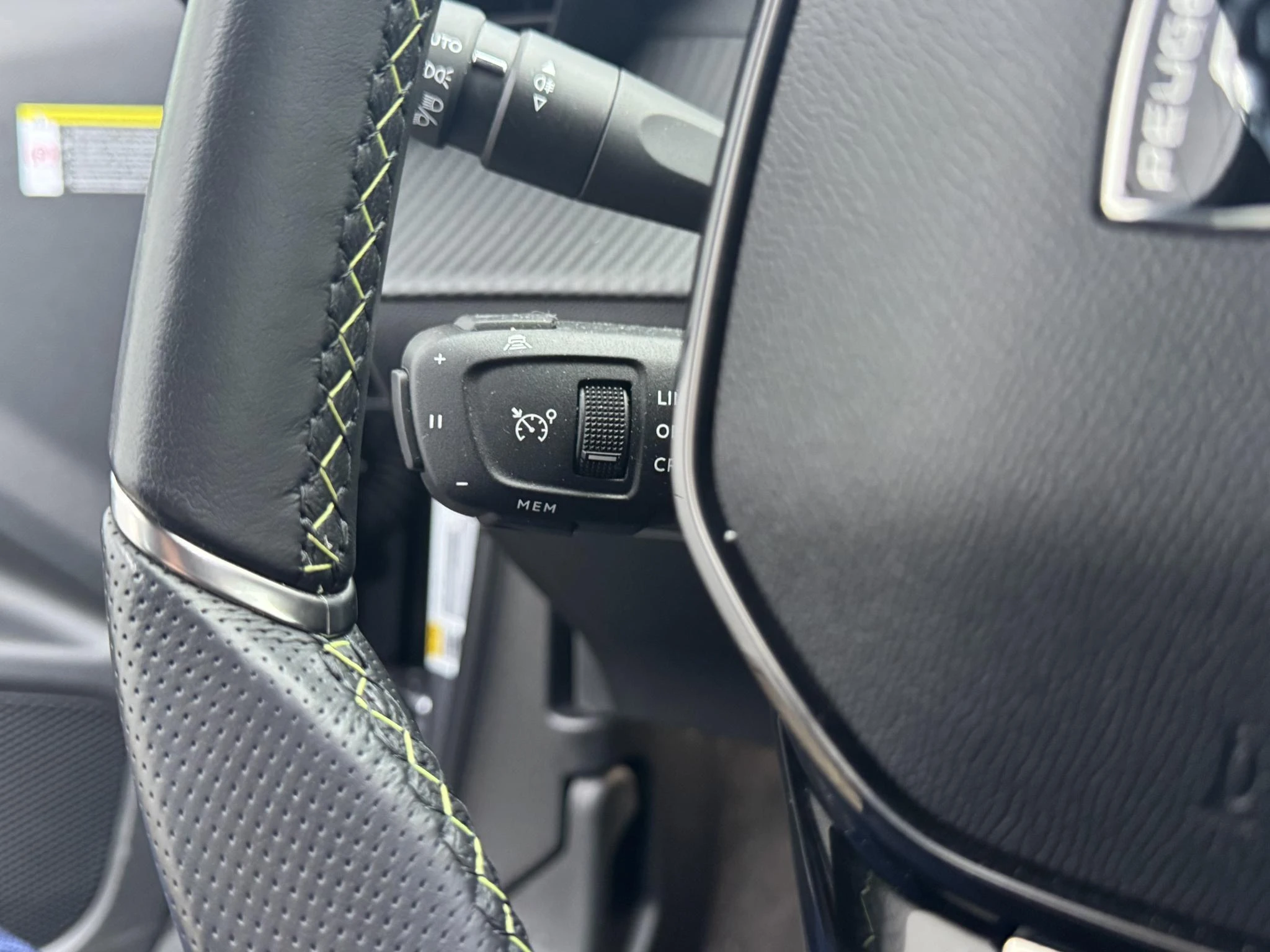 Peugeot-e-2008-image-10