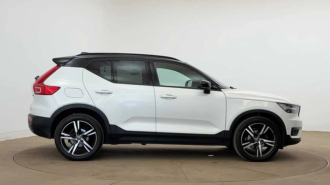Volvo-XC40-image-2