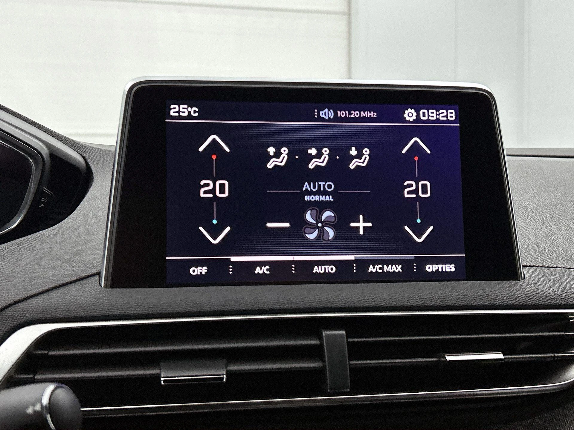 Peugeot-3008-image-24