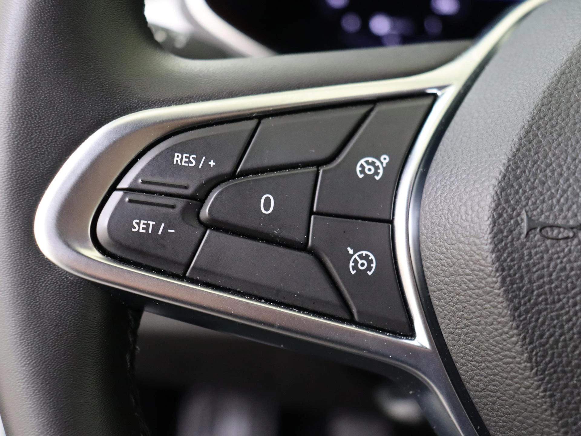 Renault-Clio-image-11