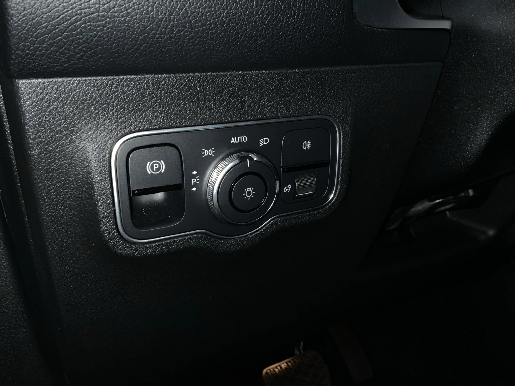 Mercedes-Benz GLB 200 Progressive | ACC