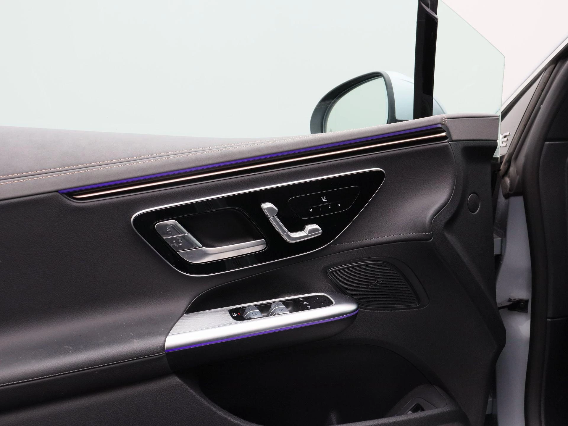 Mercedes-Benz EQE 300 Business Line + LEDER + PANORAMISCH DAK + CARPLAY +