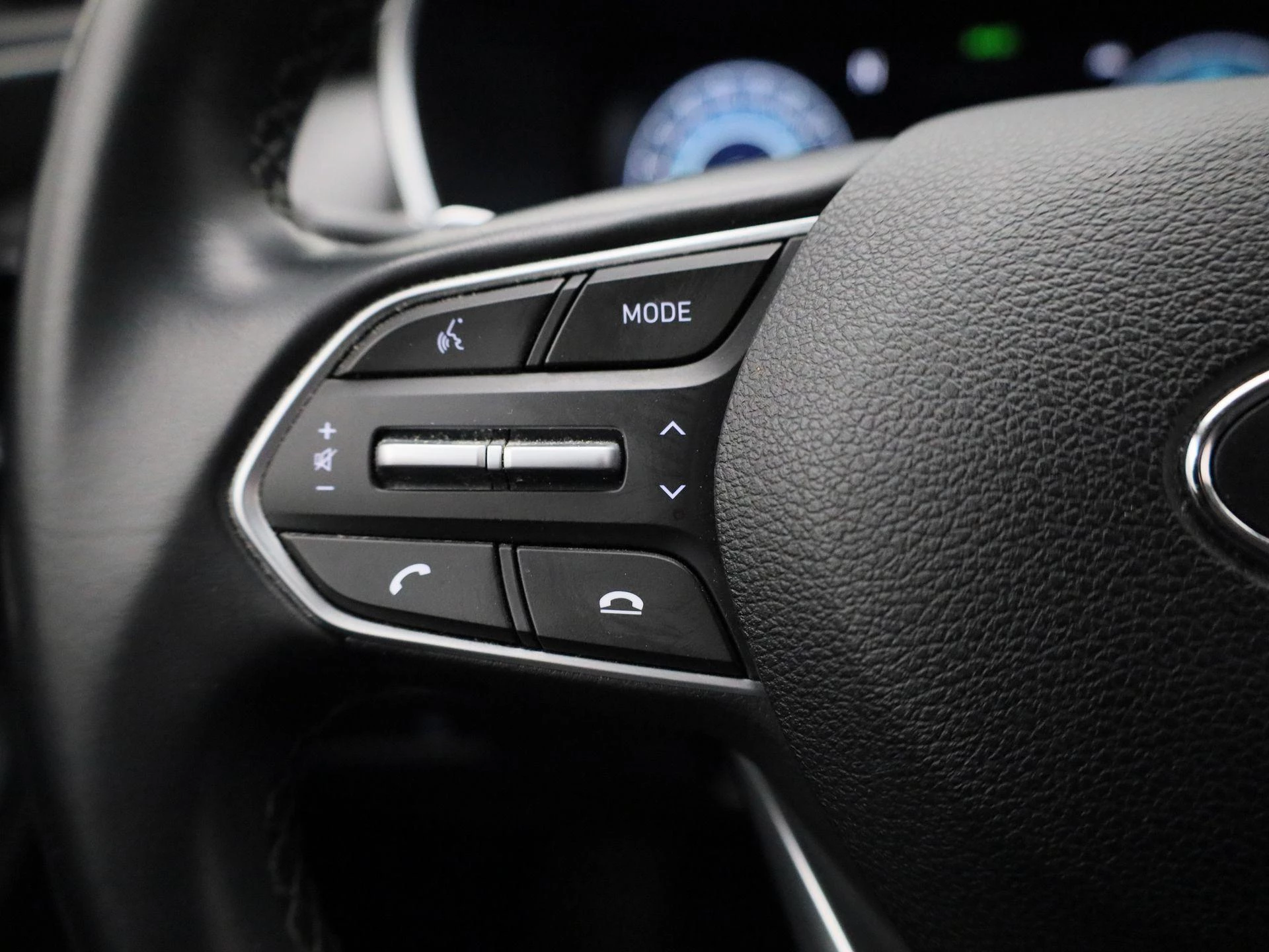 Hyundai-Santa Fe-image-18