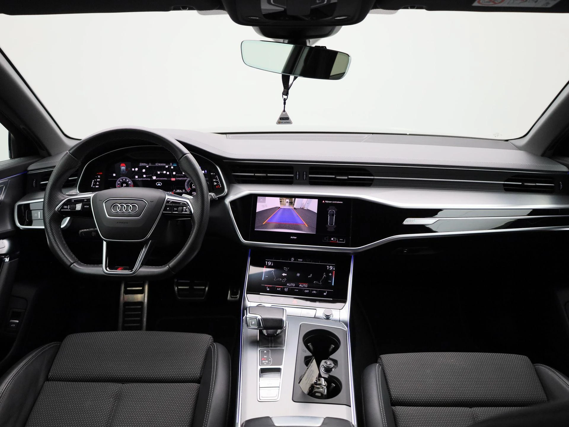 Audi-A6-image-40