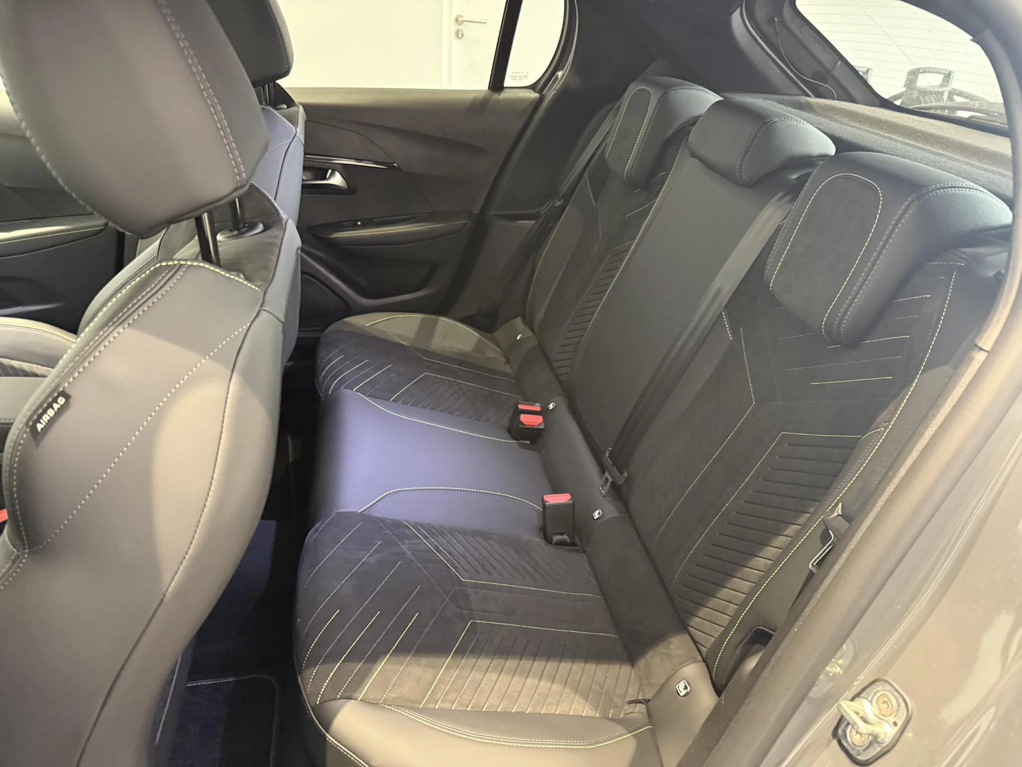 Peugeot-208-image-10
