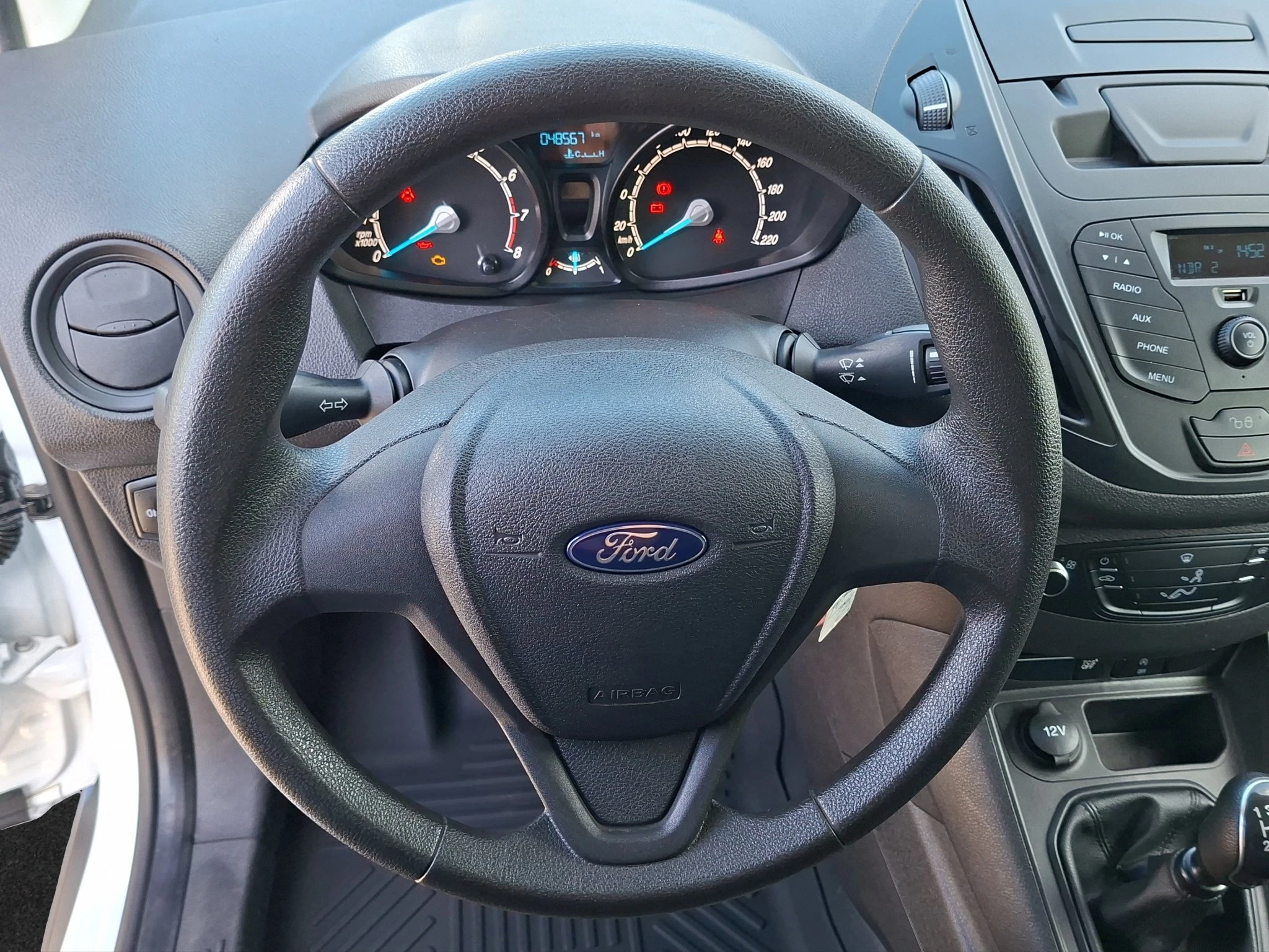 Ford-Transit Courier-image-11