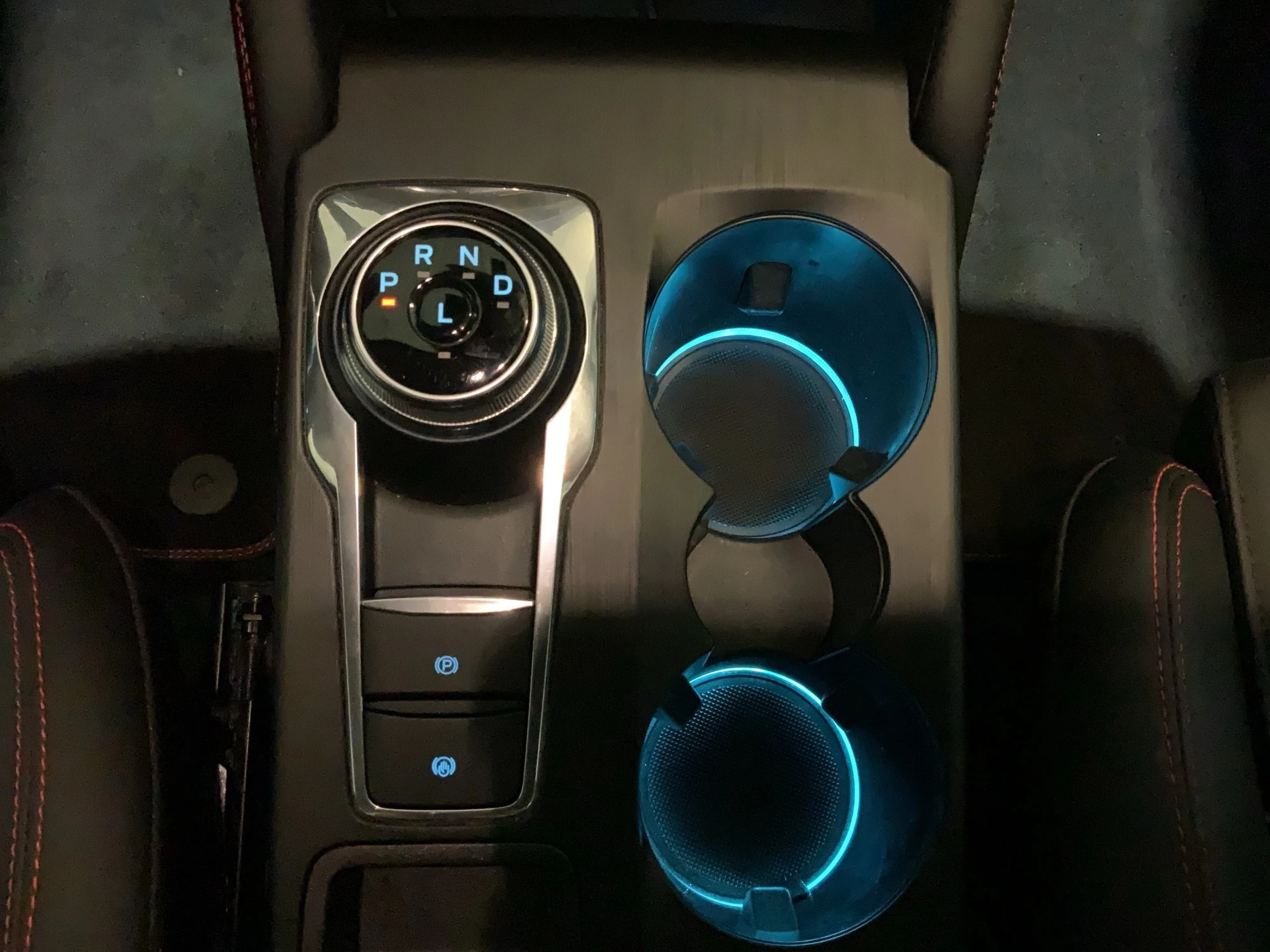 Ford Kuga ST-Line X Aut.*360GRAD*LED-MATRIX*NAVI*GRA*WINTER-PKT.